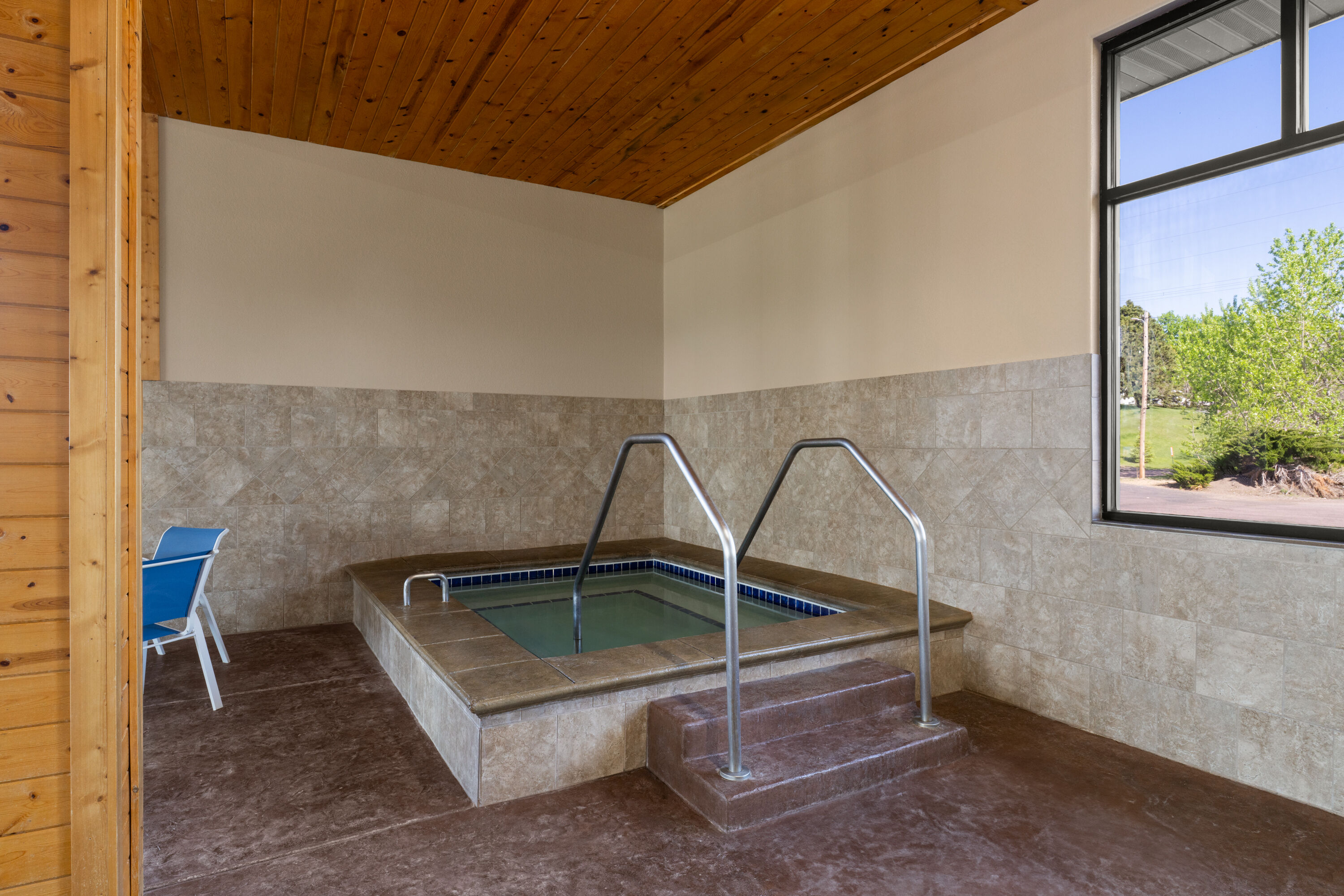 Hot tub at the Baymont by Wyndham Oacoma in Oacoma, South Dakota