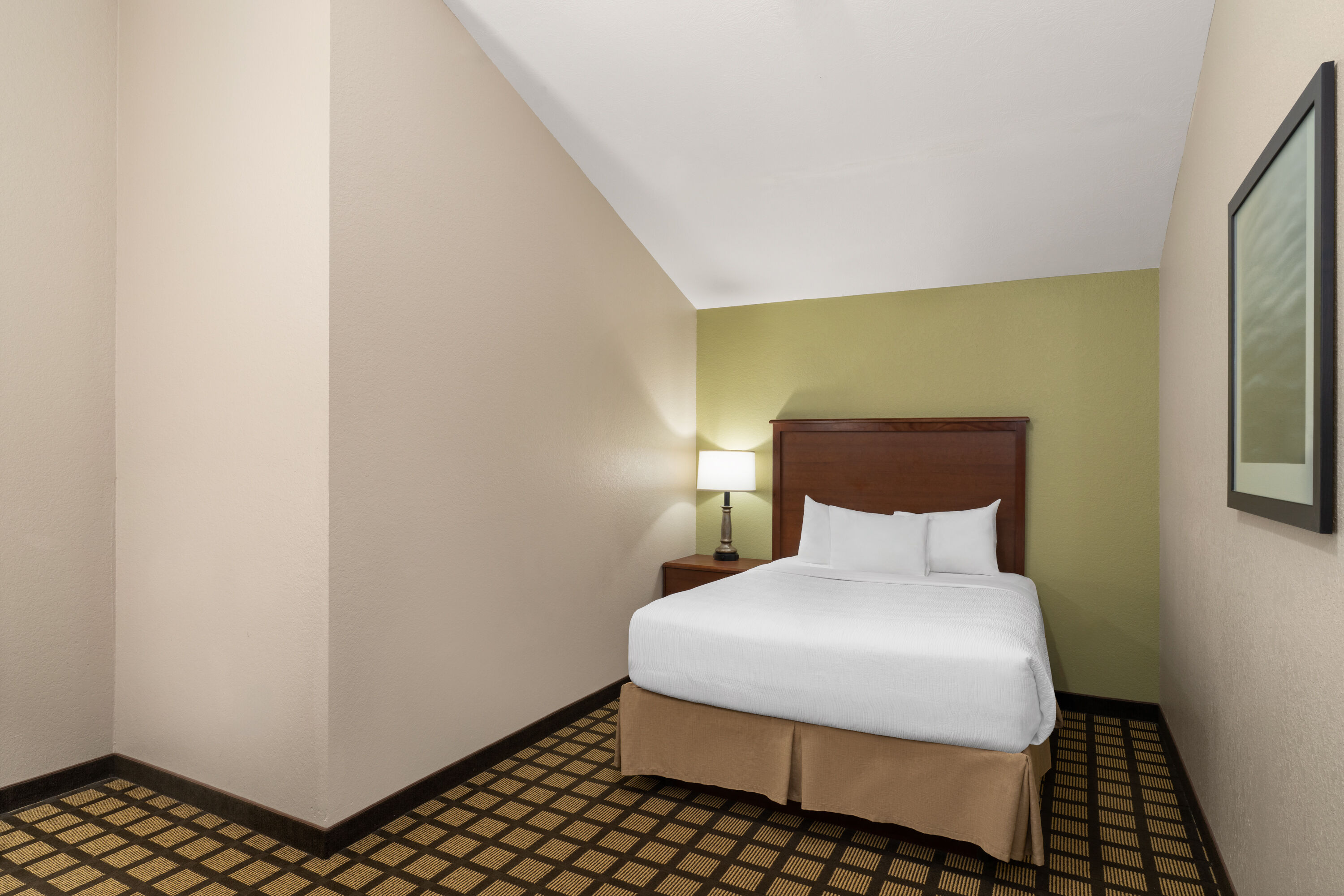 Baymont by Wyndham Oacoma hot tub suite in Oacoma, South Dakota