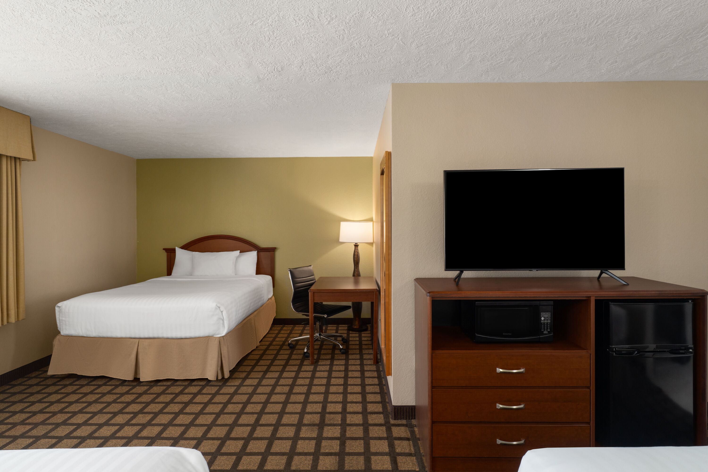 Baymont by Wyndham Oacoma suite in Oacoma, South Dakota