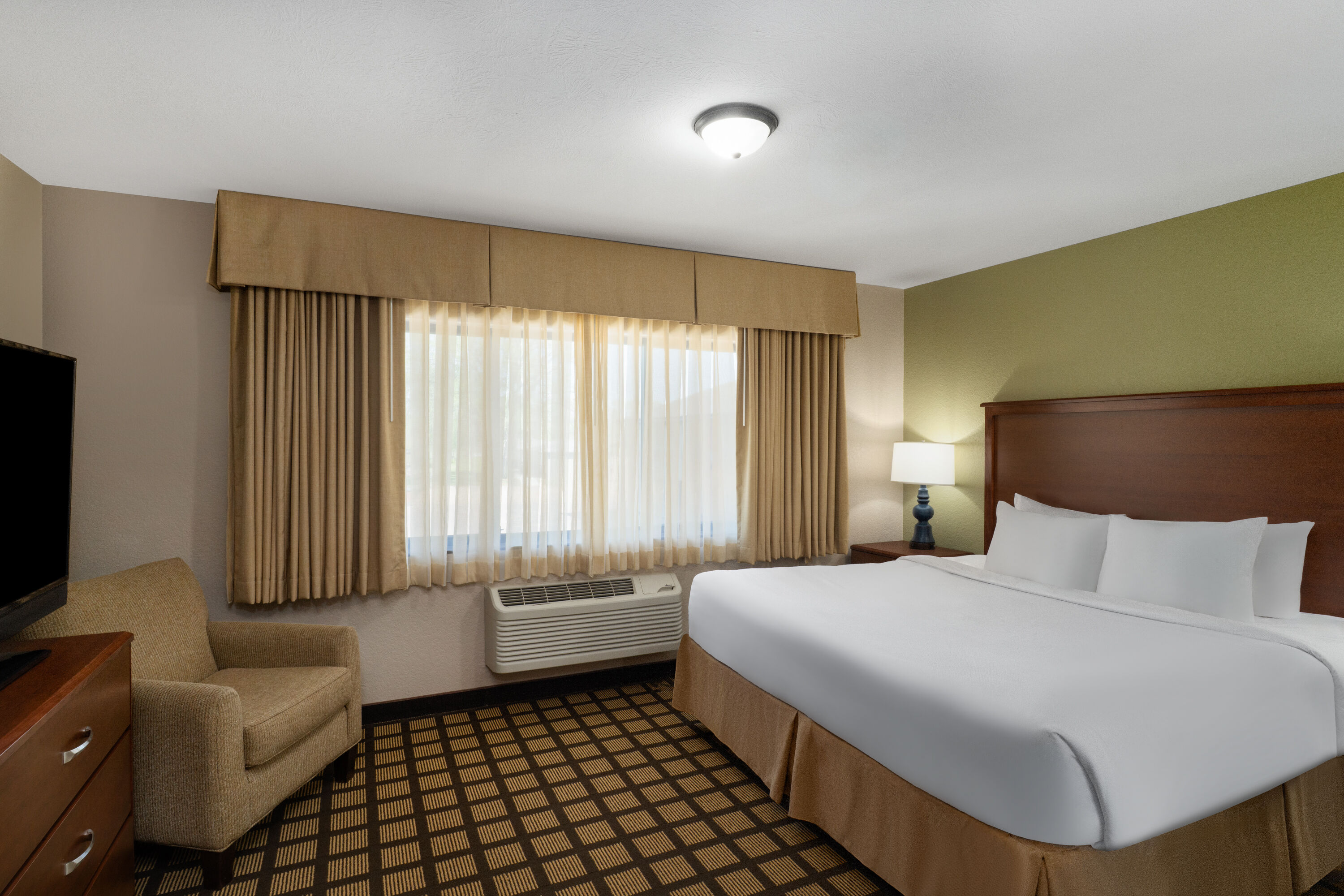 Baymont by Wyndham Oacoma suite in Oacoma, South Dakota