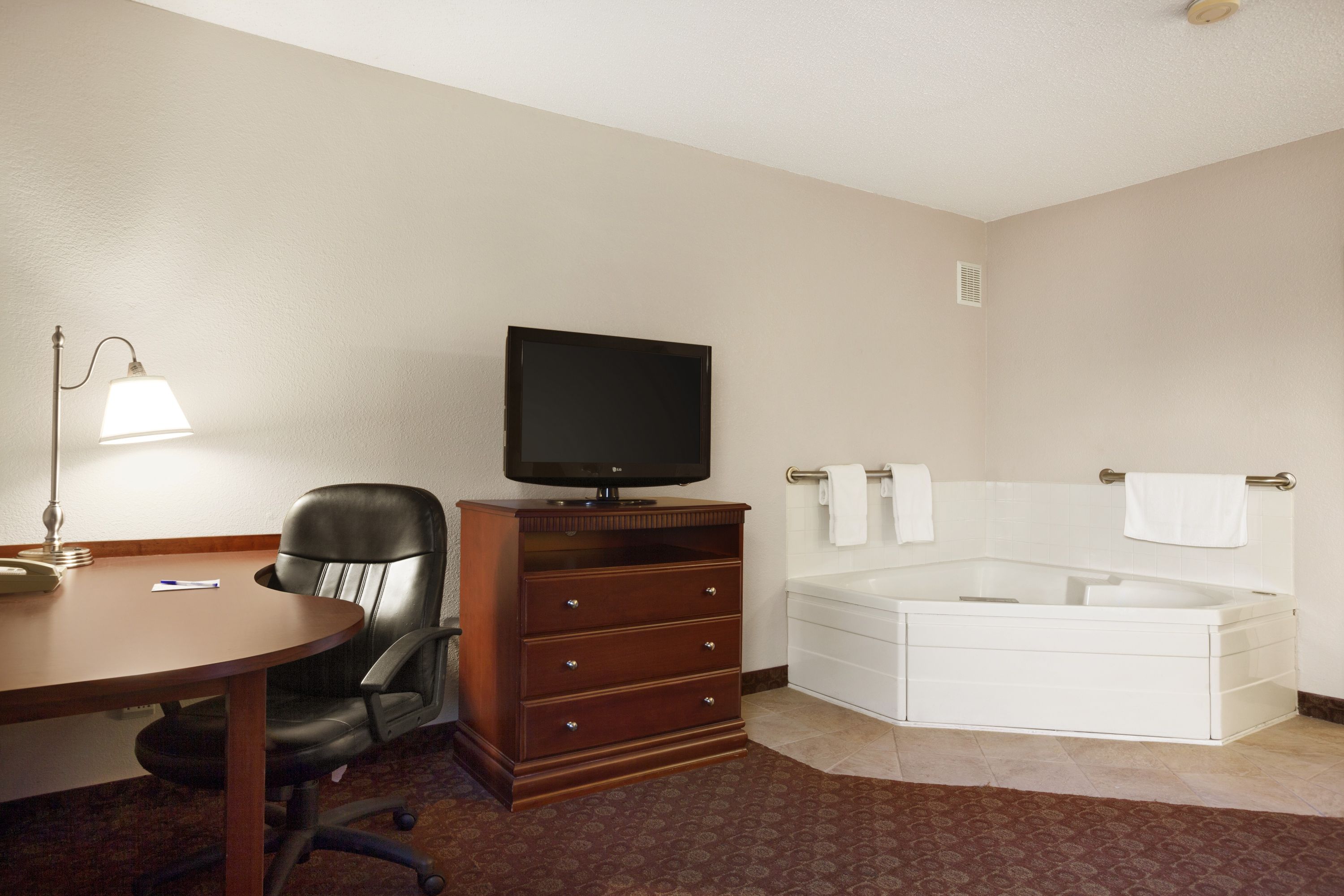Baymont by Wyndham Sioux Falls Near West 41st Street Sioux Falls, SD