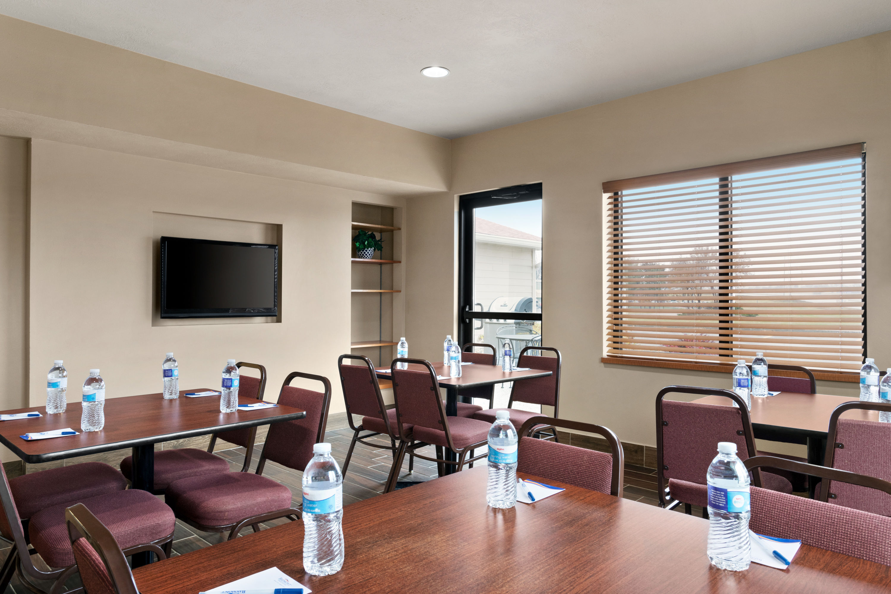 Meeting room at Baymont by Wyndham Sioux Falls North/I-29/Russell St in Sioux Falls, South Dakota