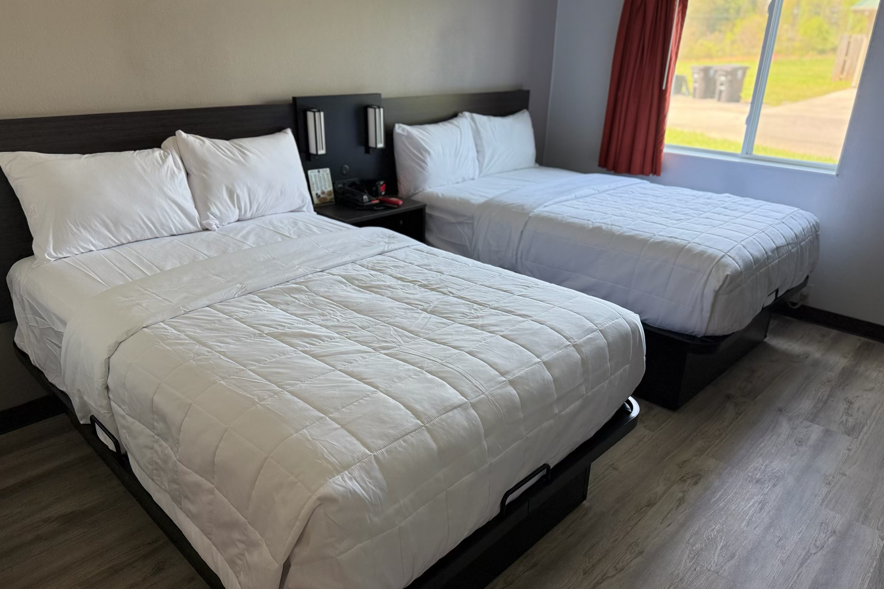 Guest room at the Baymont by Wyndham Athens, TN in Athens, Tennessee