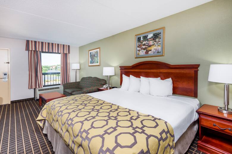 Guest room at the Baymont Inn & Suites Clarksville Northeast in Clarksville, Tennessee
