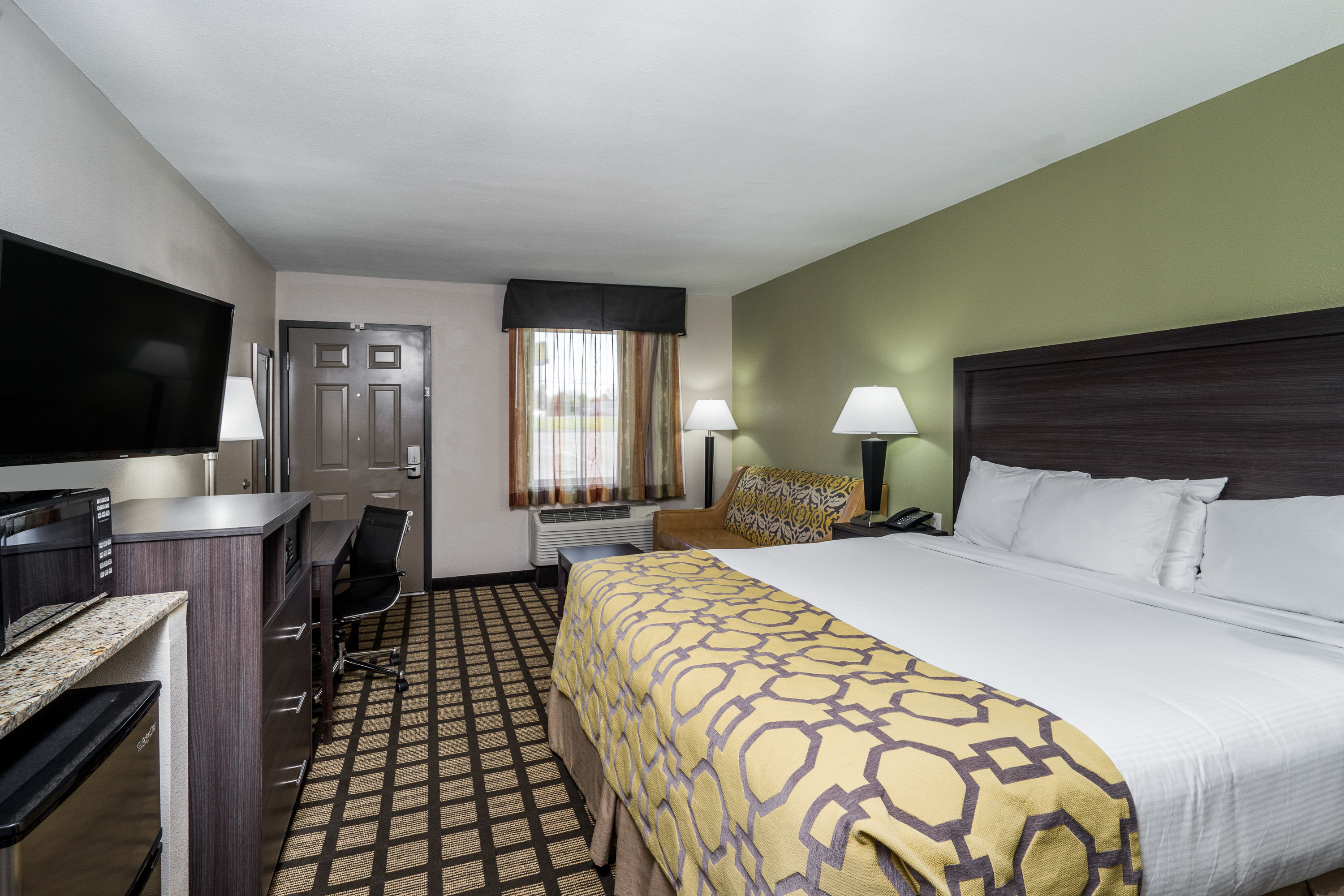 Guest room at the Baymont by Wyndham Clarksville in Clarksville, Tennessee