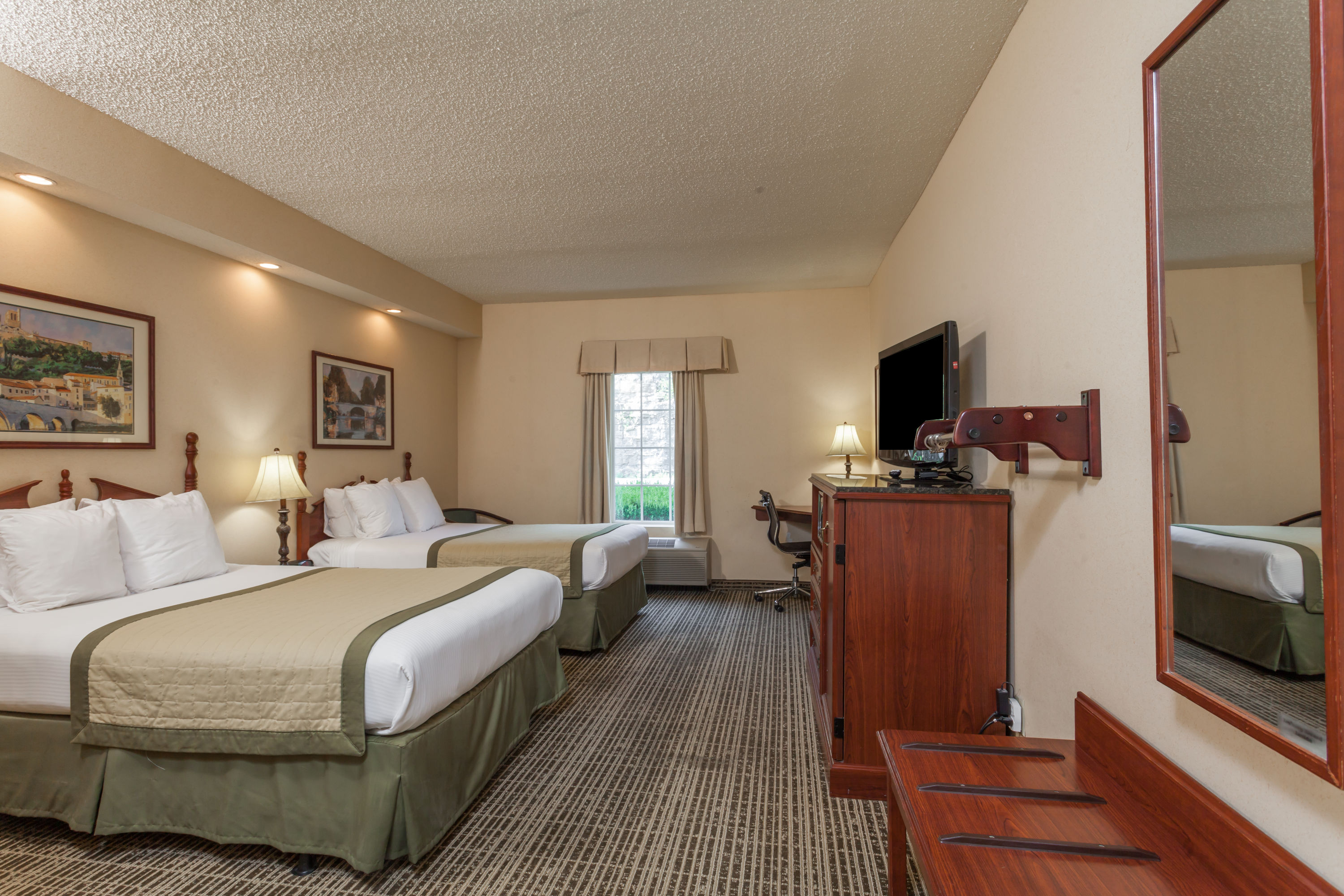 Guest room at the Baymont by Wyndham Columbia Maury in Columbia, Tennessee