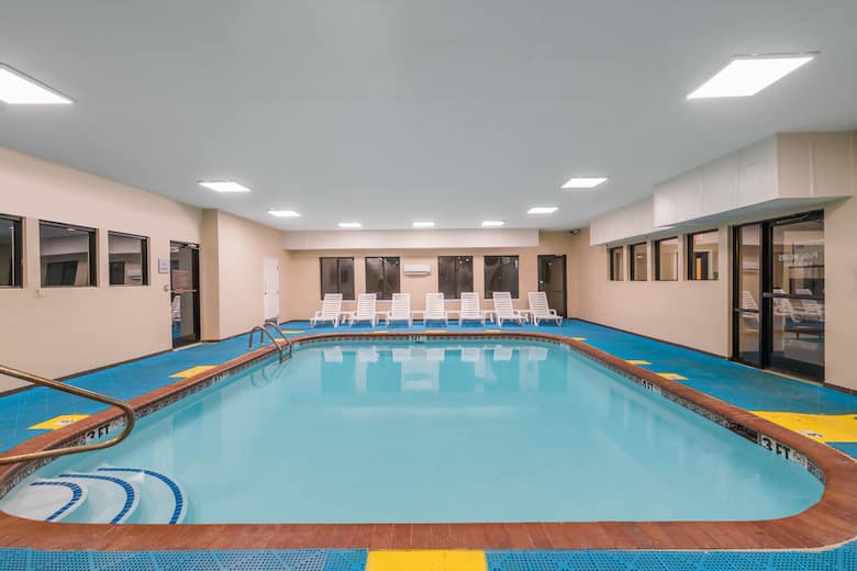 Baymont Inn Suites Cordova Memphis Wolfchase Hotels Pool At The Baymont Inn Suites Cordova Memphis Wolfchase In Tennessee