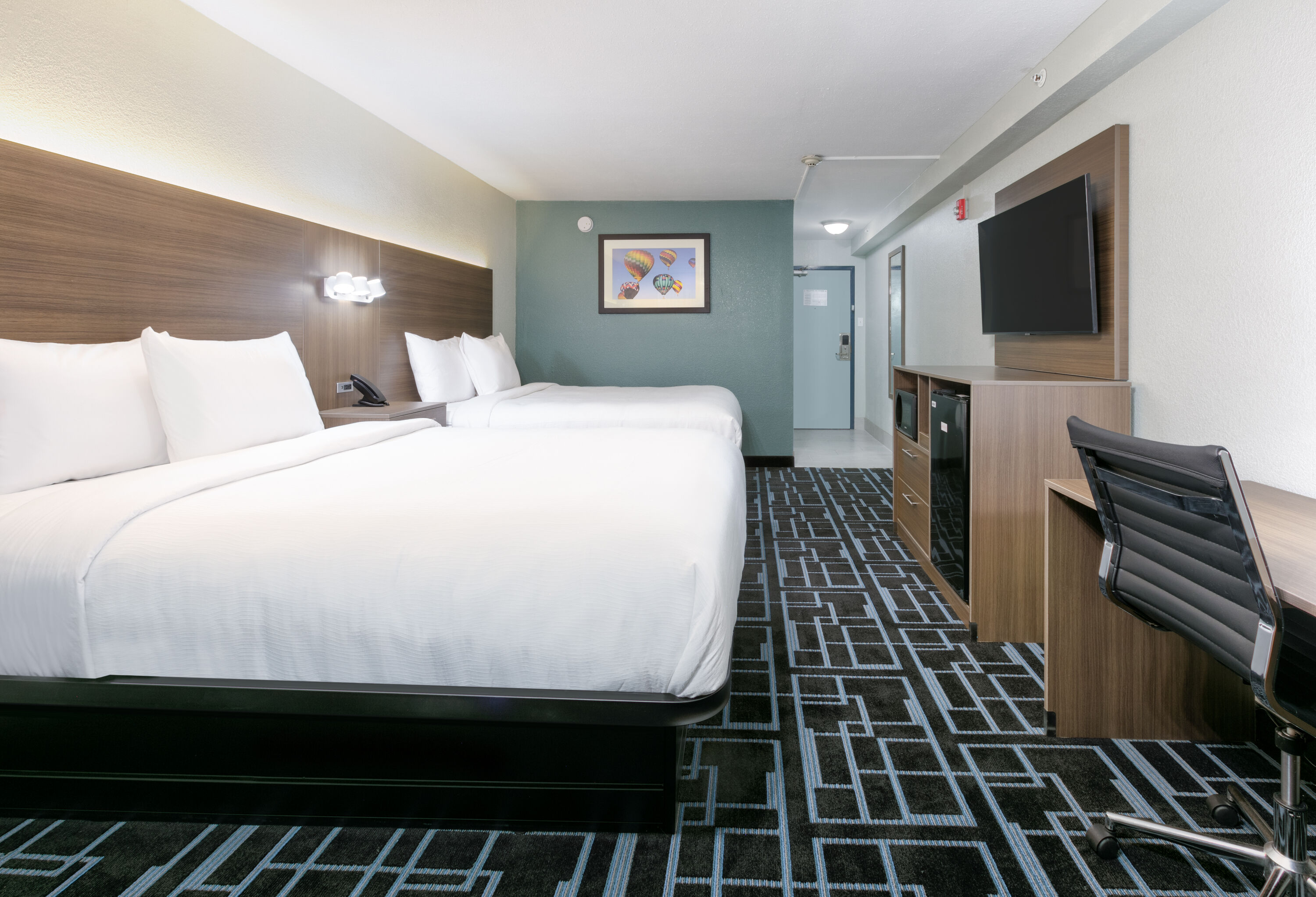 Guest room at the Baymont by Wyndham Chattanooga/Eastridge in East Ridge, Tennessee