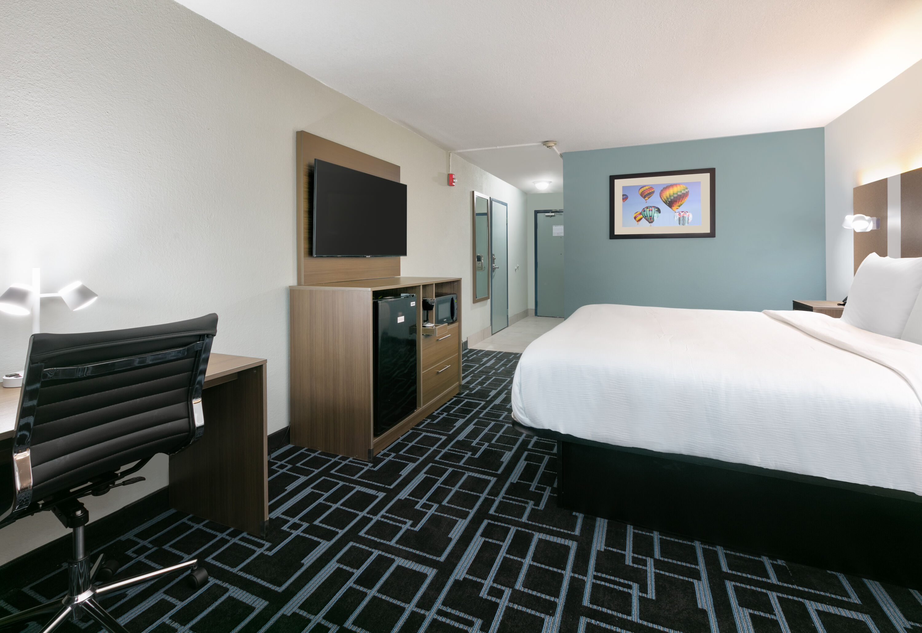 Guest room at the Baymont by Wyndham Chattanooga/Eastridge in East Ridge, Tennessee