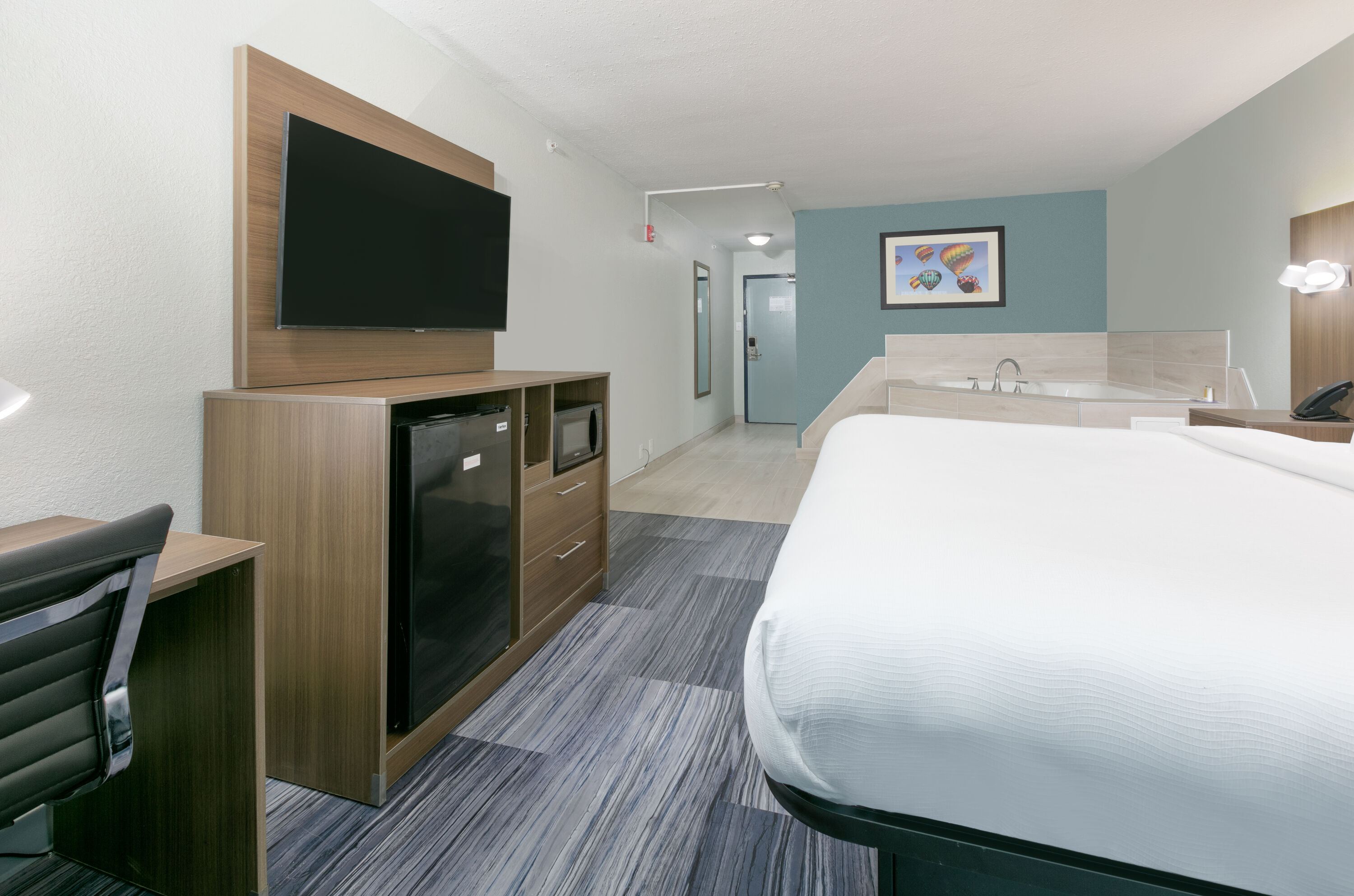 Baymont by Wyndham Chattanooga/Eastridge suite in East Ridge, Tennessee