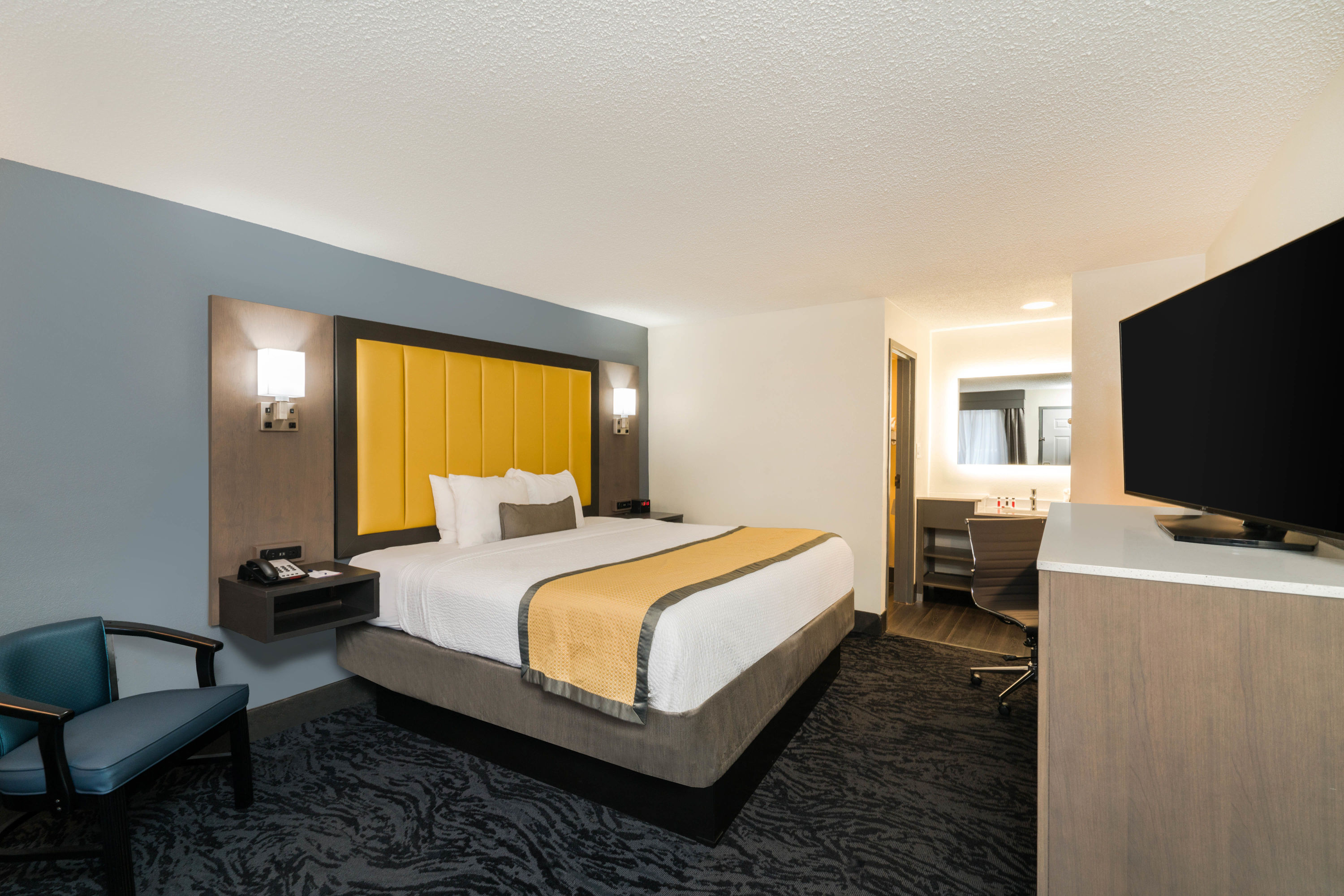 Guest room at the Baymont by Wyndham Franklin/Cool Springs in Franklin, Tennessee