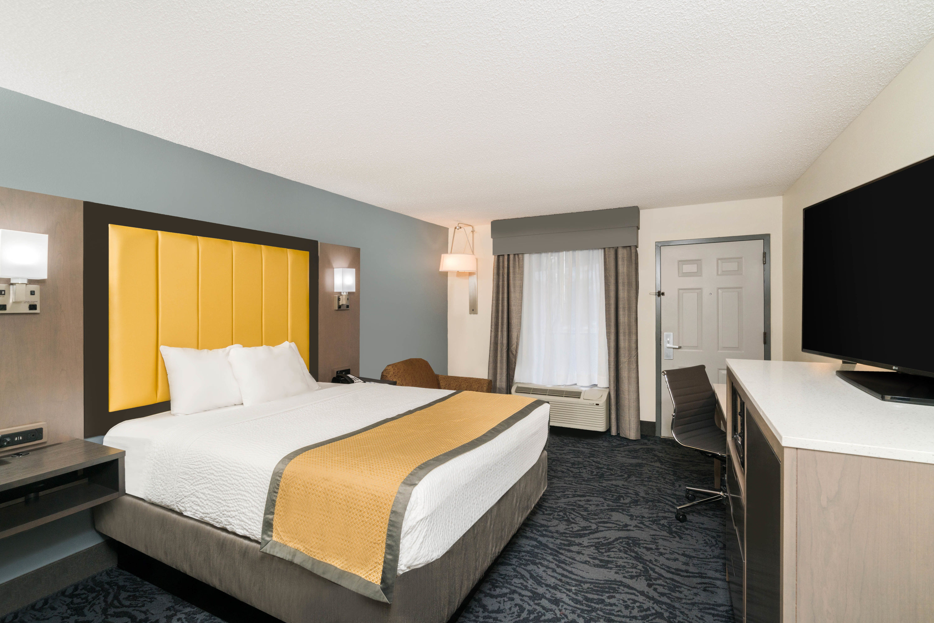 Guest room at the Baymont by Wyndham Franklin/Cool Springs in Franklin, Tennessee