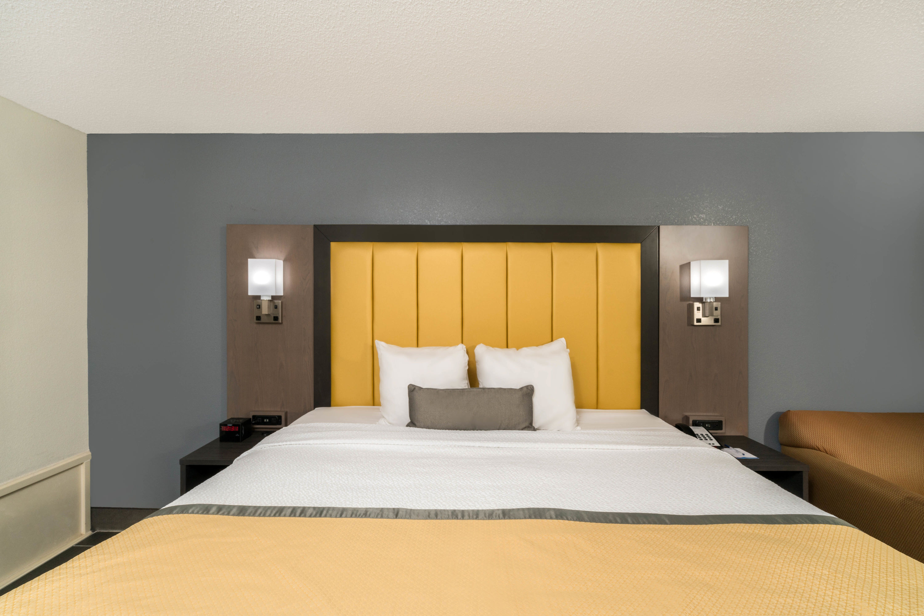 Baymont by Wyndham Franklin/Cool Springs suite in Franklin, Tennessee