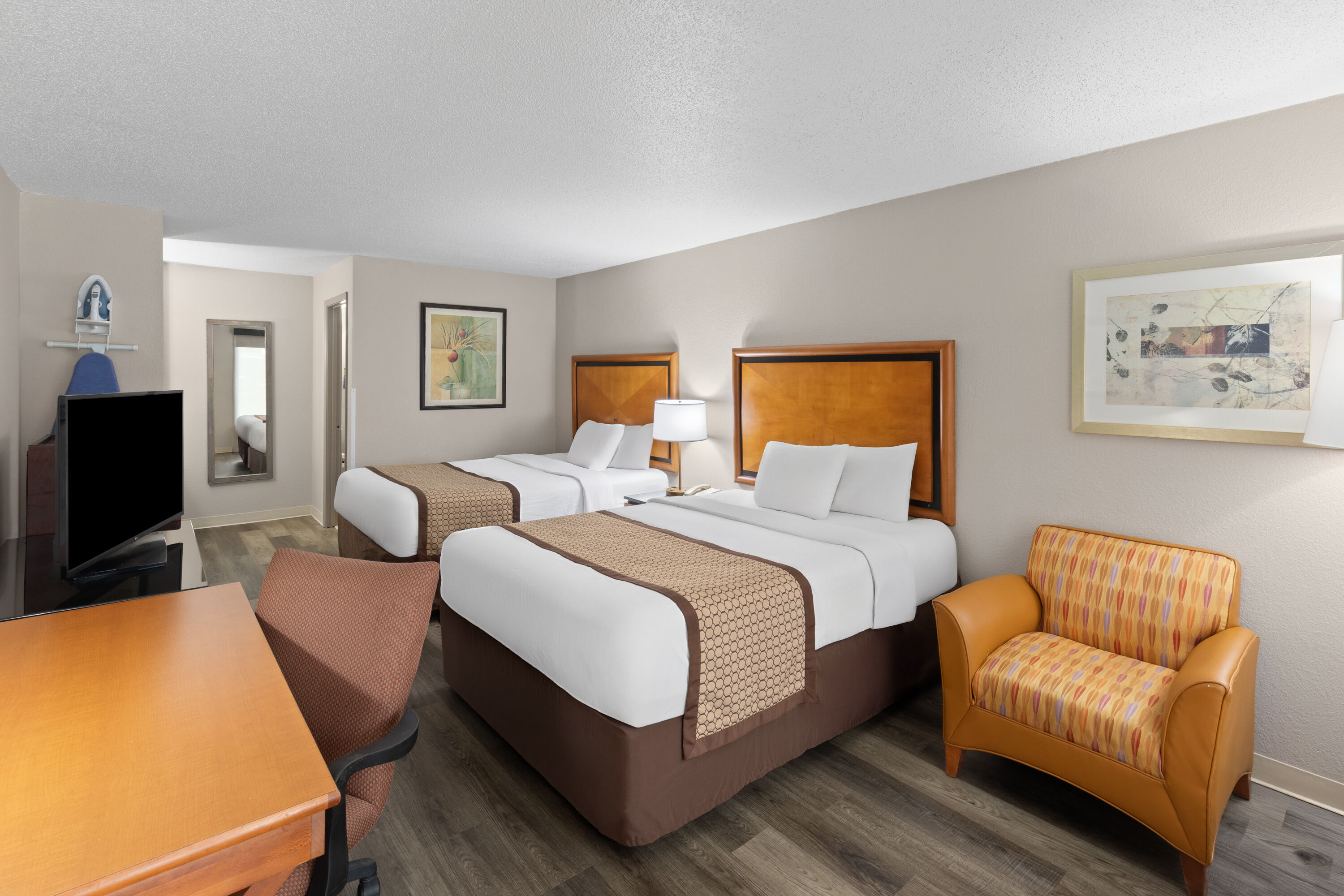Guest room at the Baymont by Wyndham Knoxville I-75 in Knoxville, Tennessee