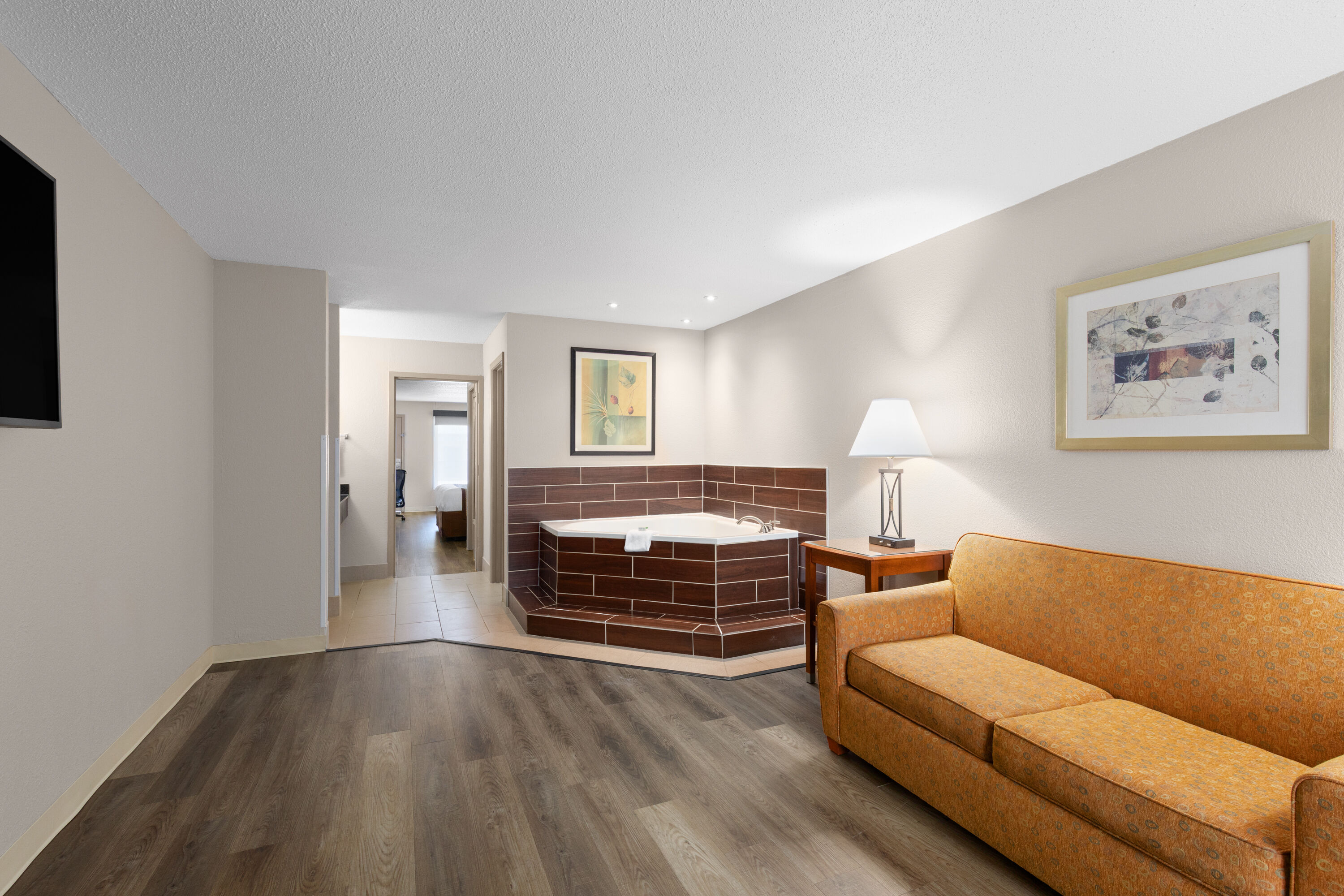 Baymont by Wyndham Knoxville I-75 hot tub suite in Knoxville, Tennessee