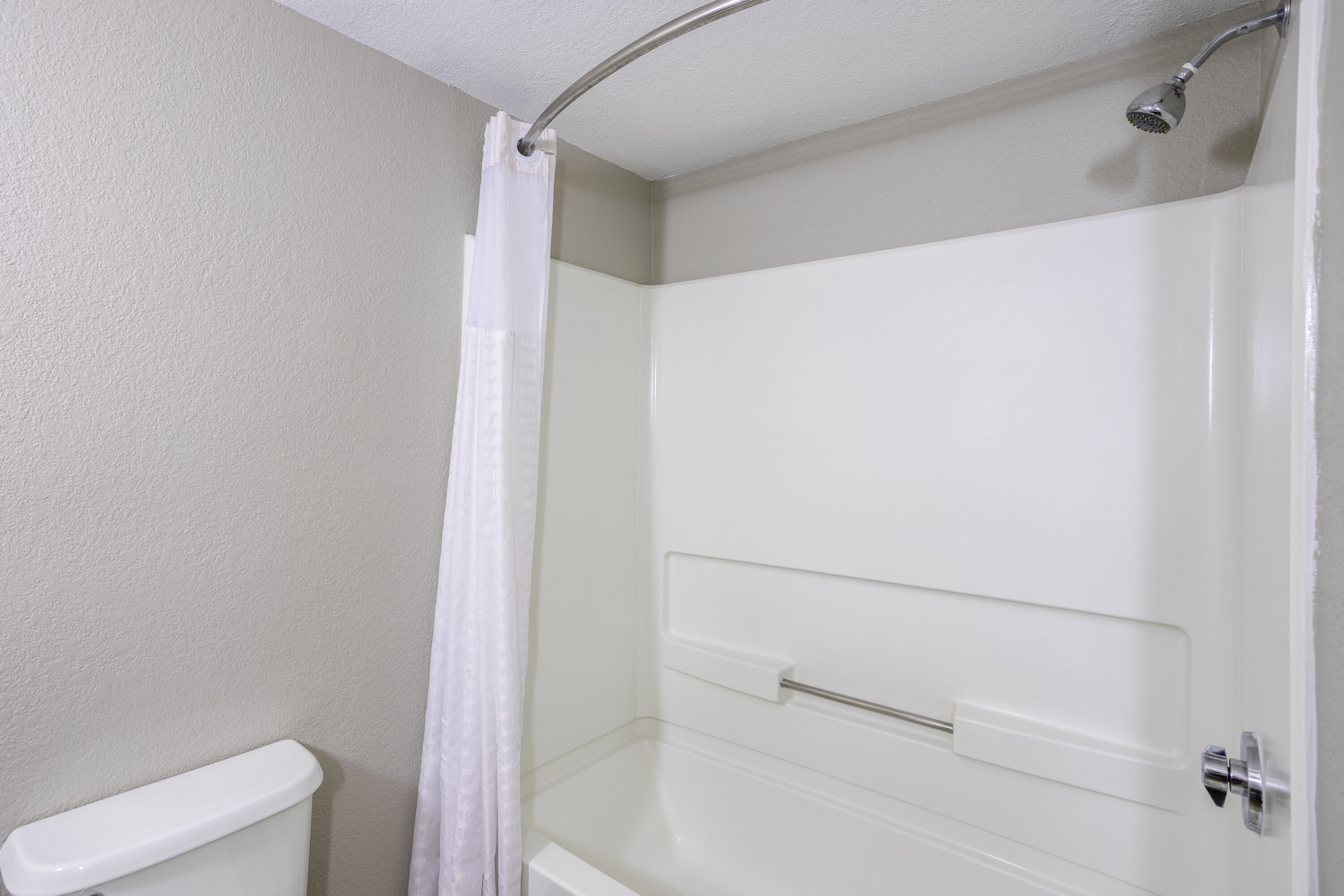 Guest room bath at the Baymont by Wyndham La Vergne/Nashville I-24 East in La Vergne, Tennessee