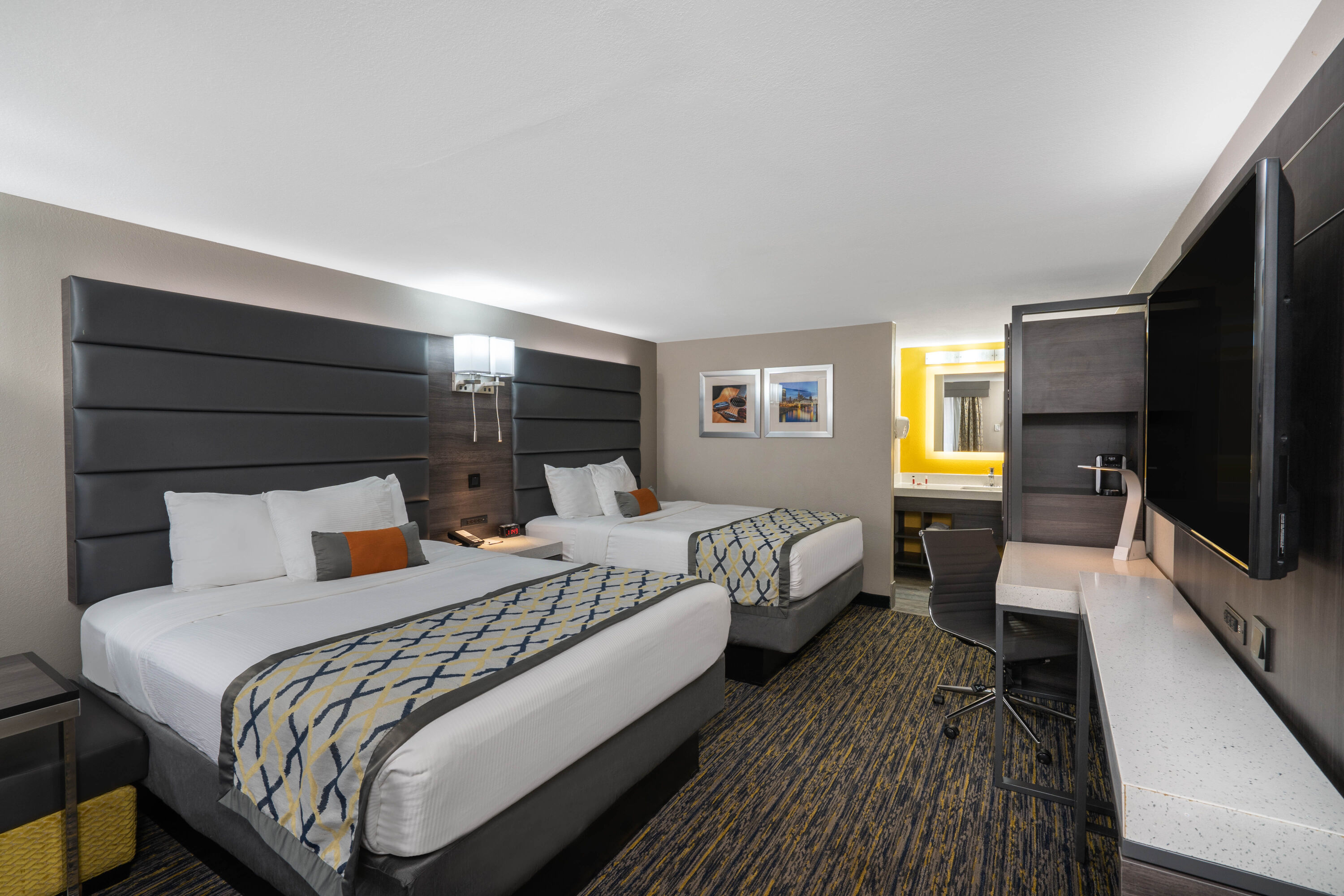 Guest room at the Baymont by Wyndham Murfreesboro in Murfreesboro, Tennessee