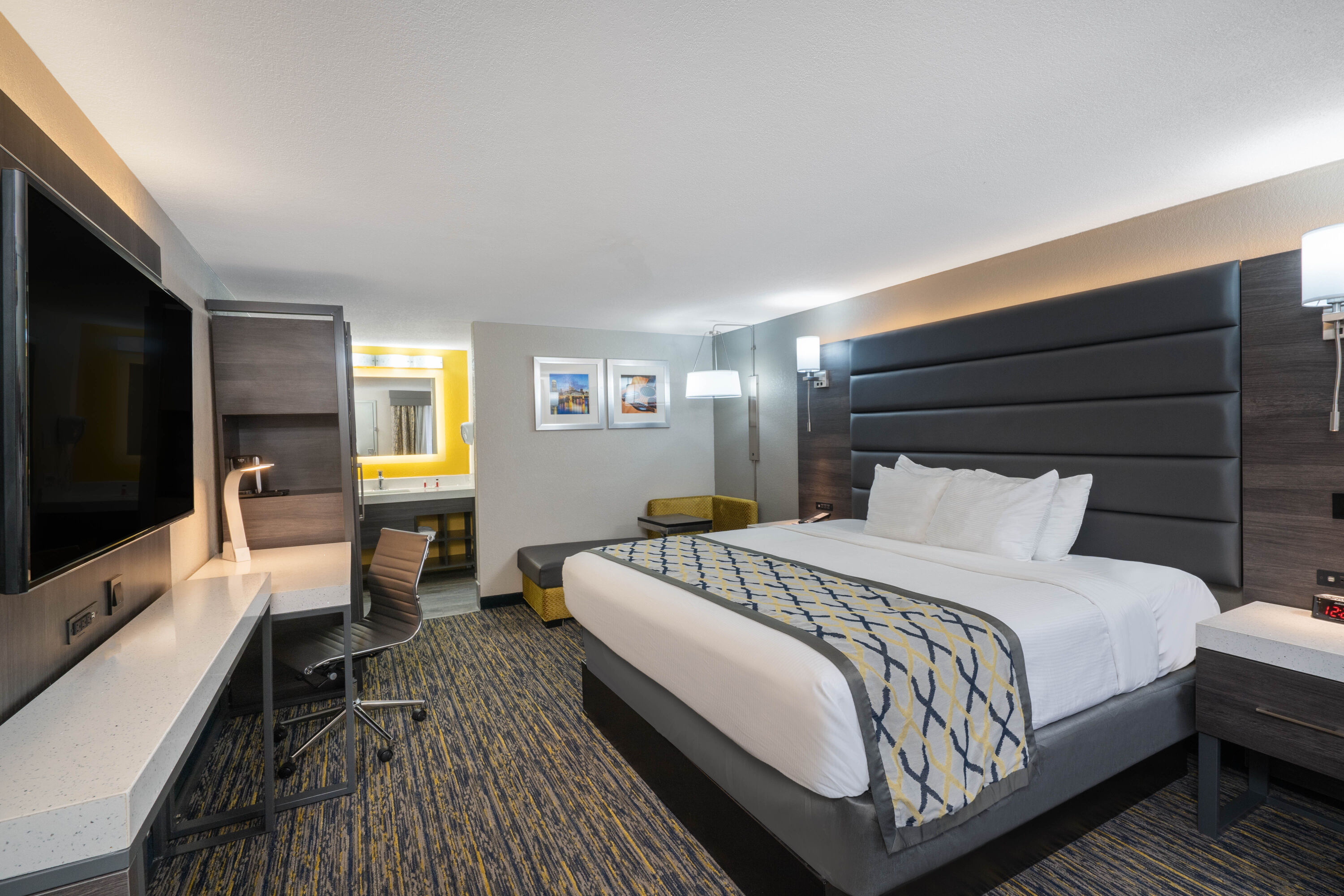 Guest room at the Baymont by Wyndham Murfreesboro in Murfreesboro, Tennessee