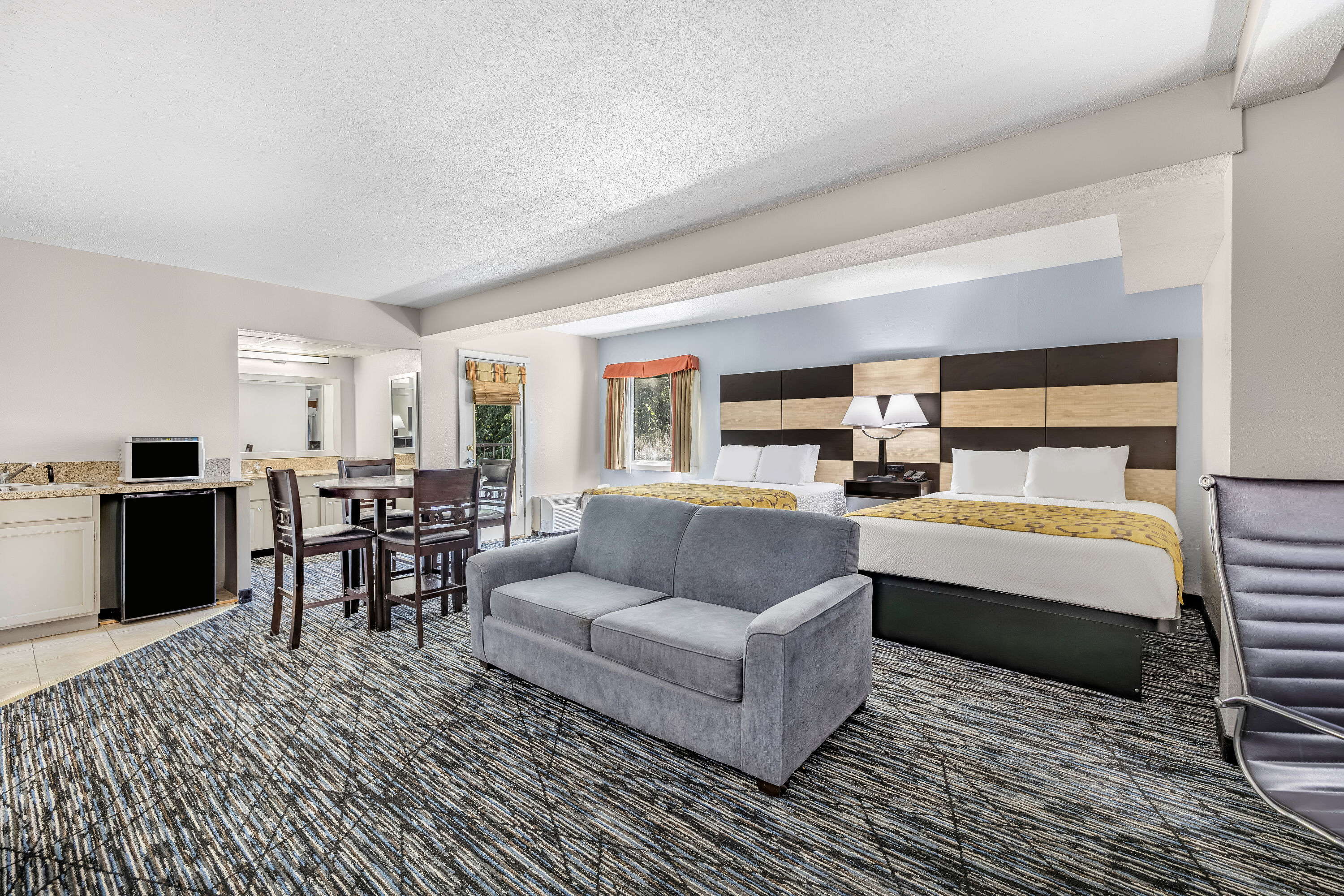 Baymont by Wyndham Sevierville Pigeon Forge suite in Sevierville, Tennessee