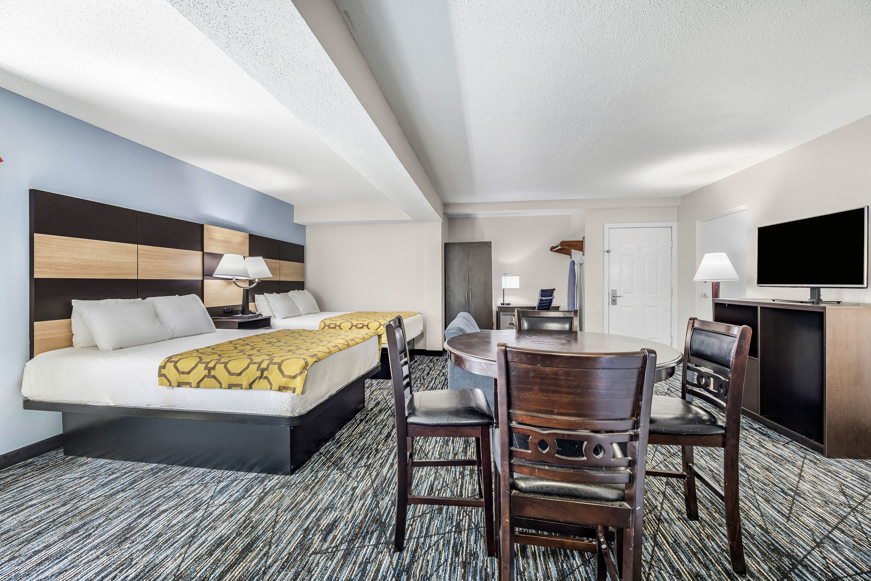 Baymont by Wyndham Sevierville Pigeon Forge suite in Sevierville, Tennessee