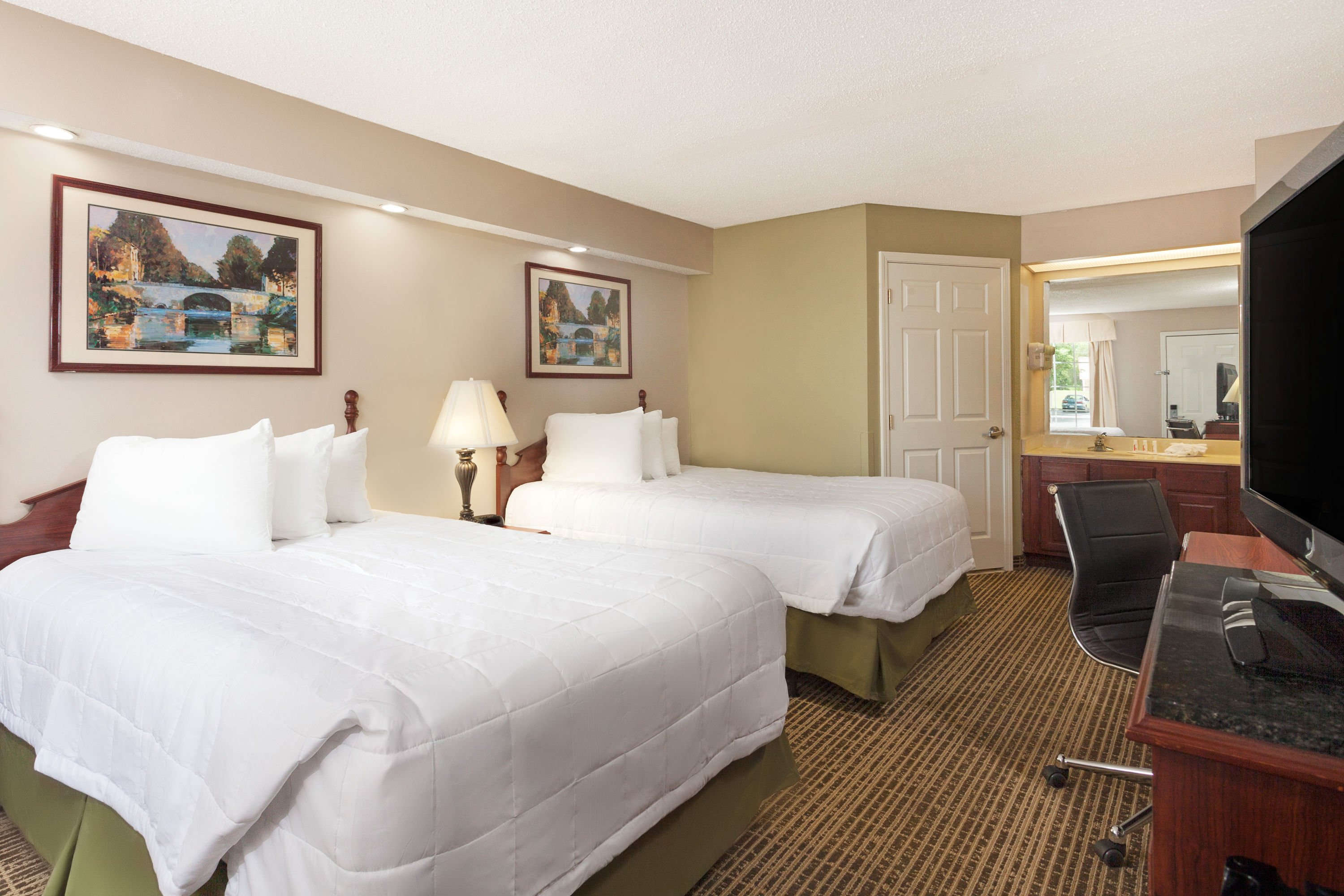 Guest room at the Baymont by Wyndham Tullahoma in Tullahoma, Tennessee