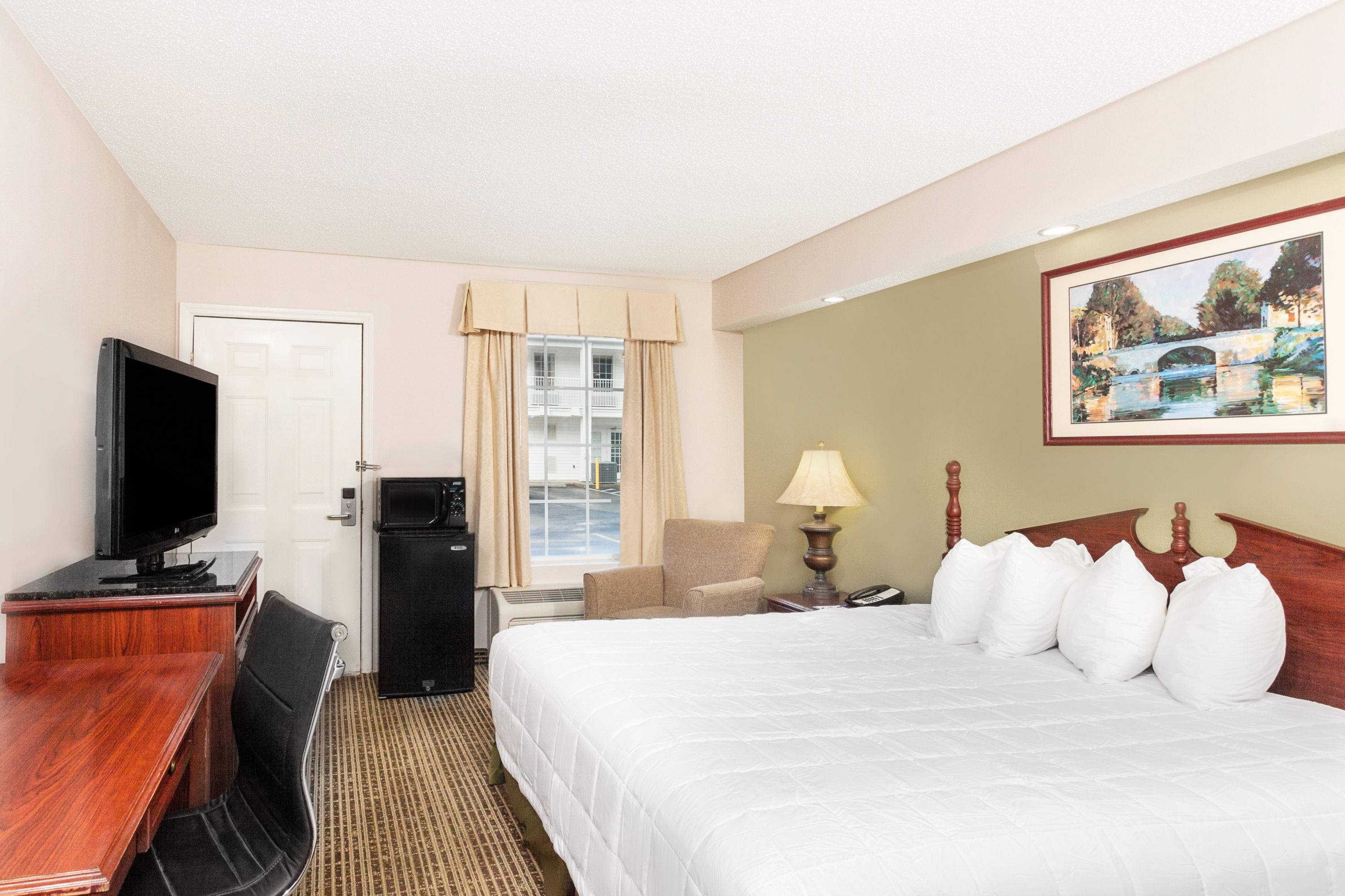 Baymont By Wyndham Tullahoma Tullahoma Tn Hotels