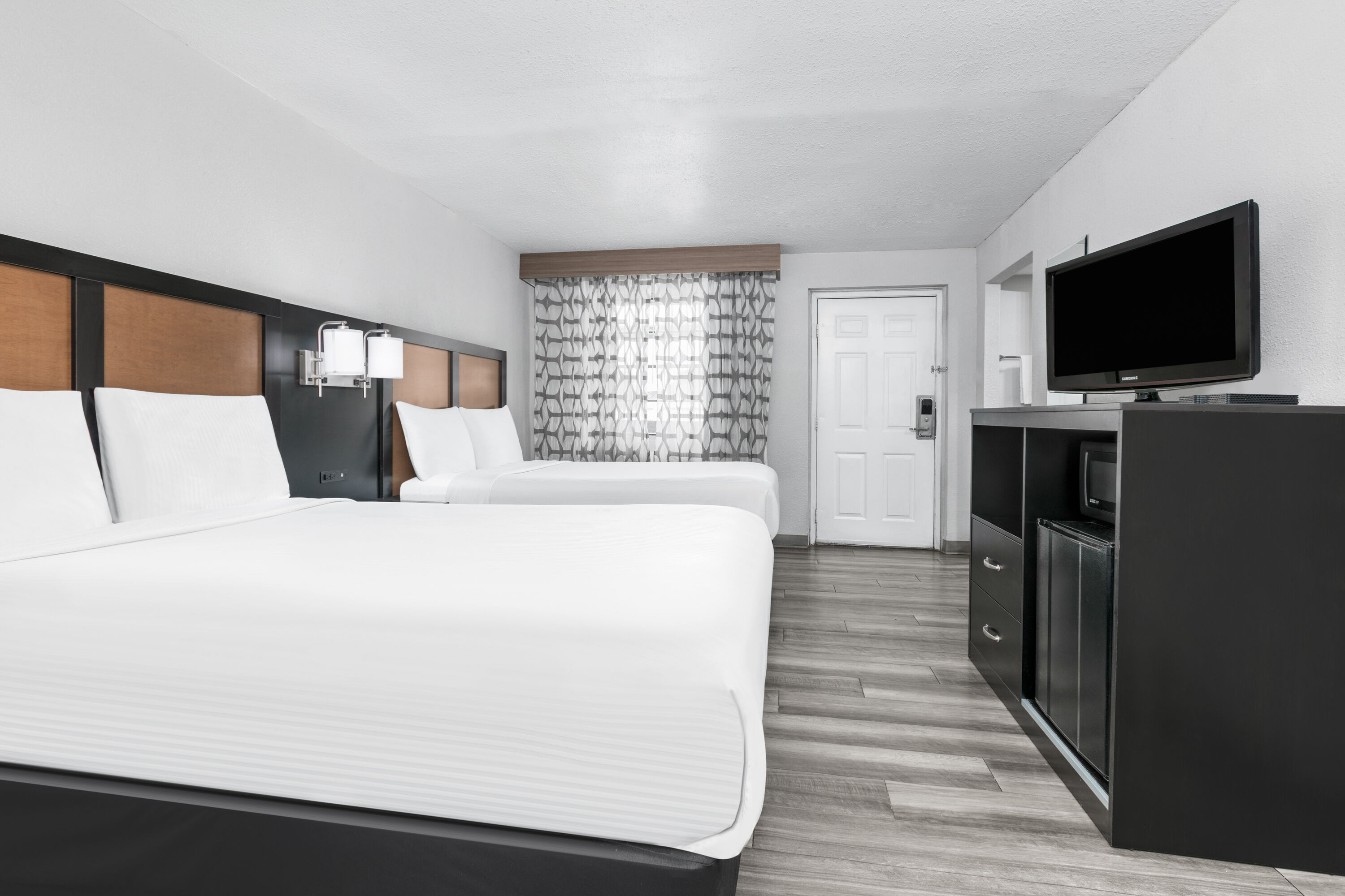 Guest room at the Baymont by Wyndham Austin University Area in Austin, Texas