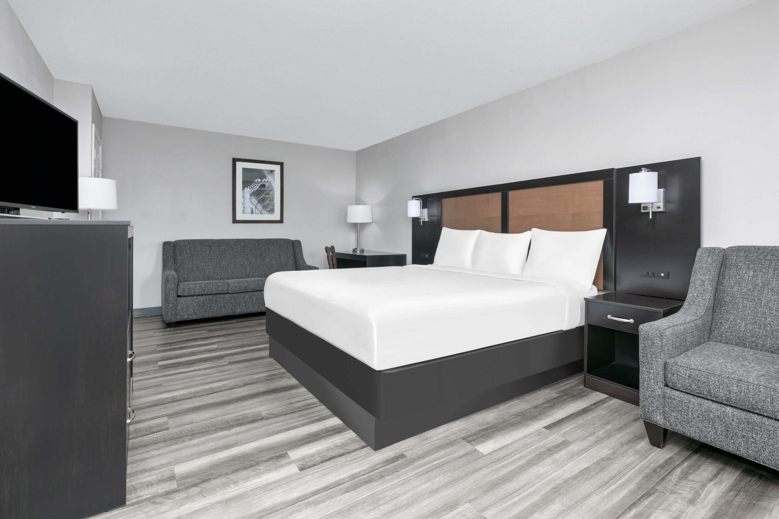 Guest room at the Baymont by Wyndham Austin University Area in Austin, Texas