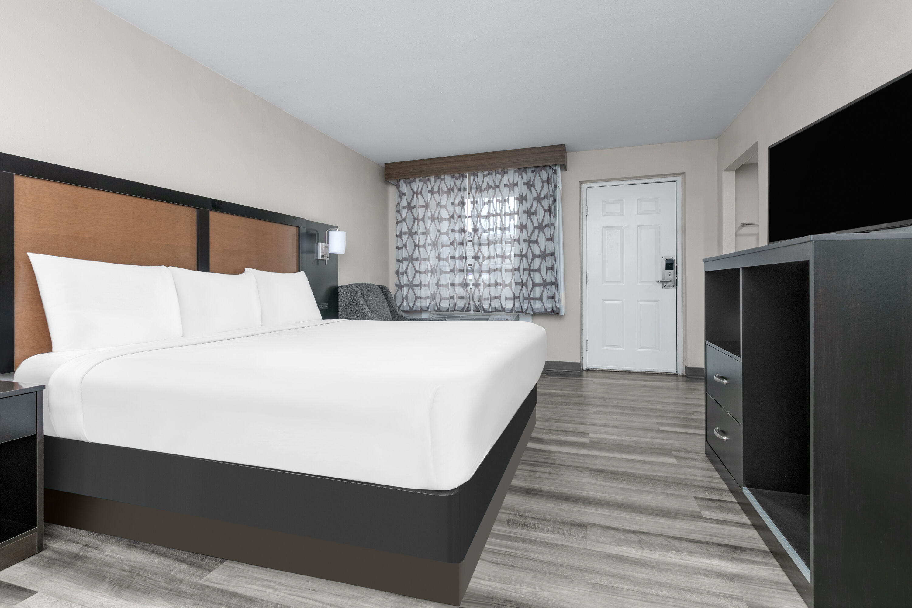 Guest room at the Baymont by Wyndham Austin University Area in Austin, Texas