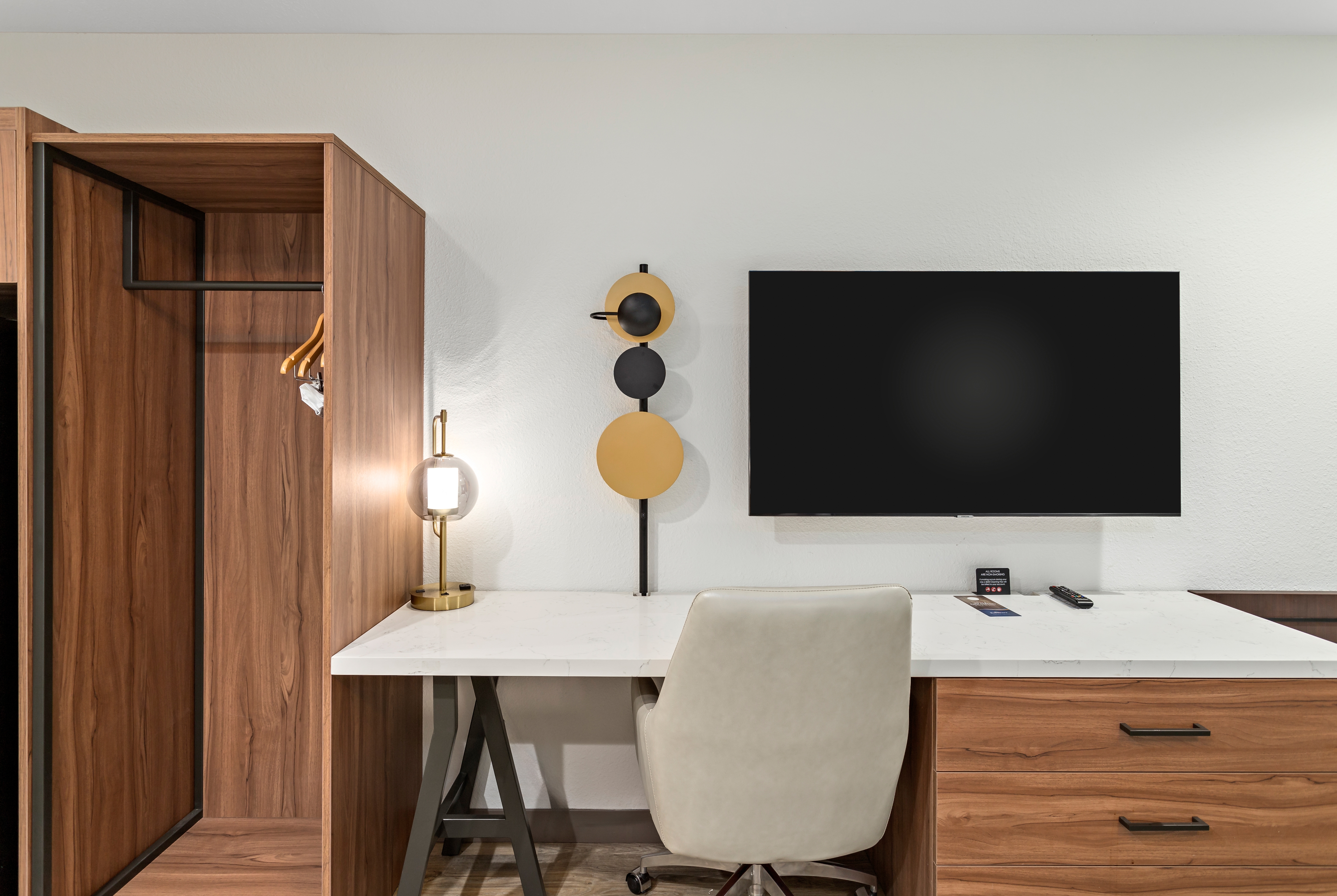 Guest room business feature at Baymont by Wyndham Beaumont in Beaumont, Texas