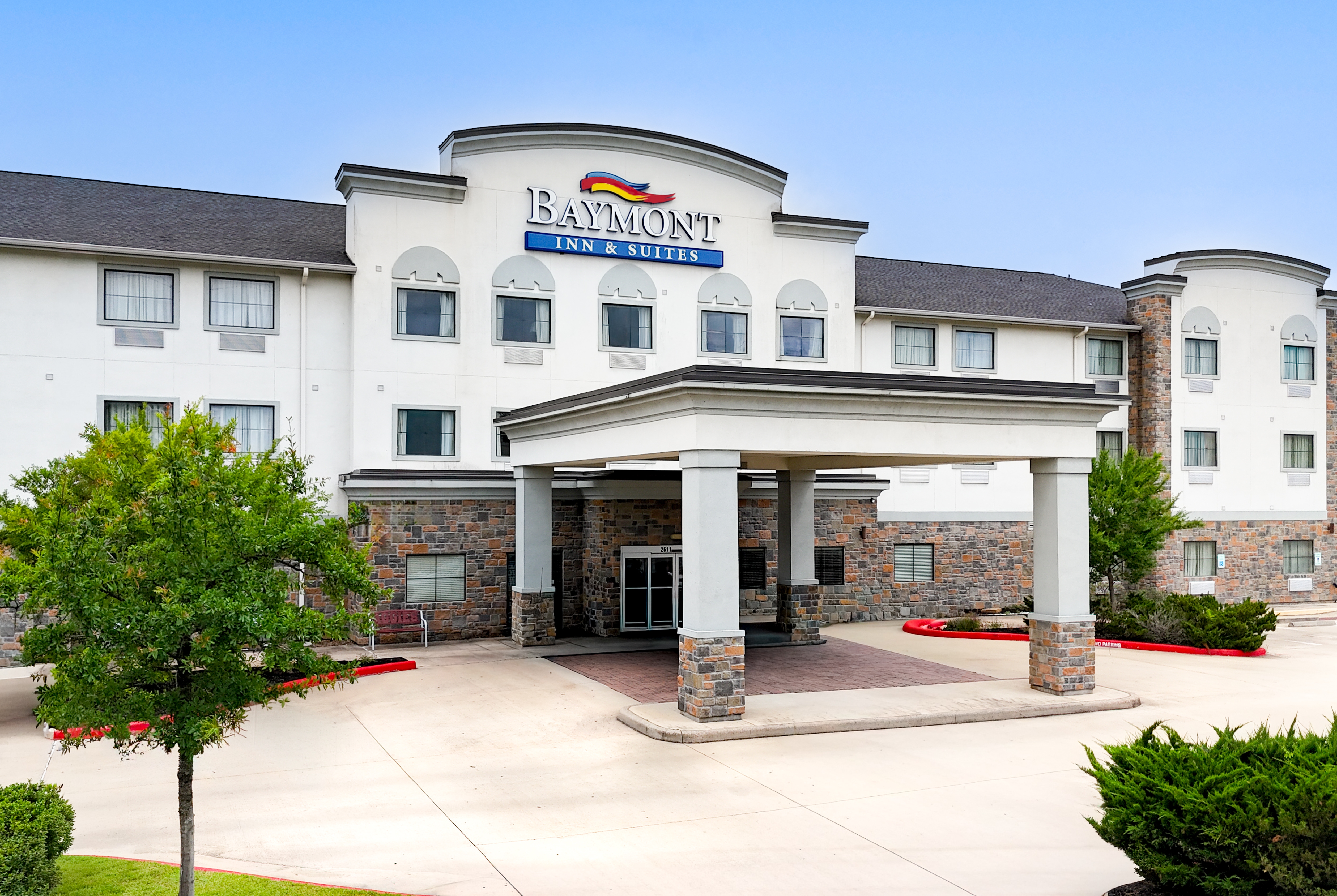 Baymont Inn & Suites - College Station
