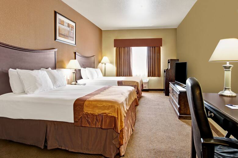 Guest room at the Baymont Inn & Suites Decatur in Decatur, Texas