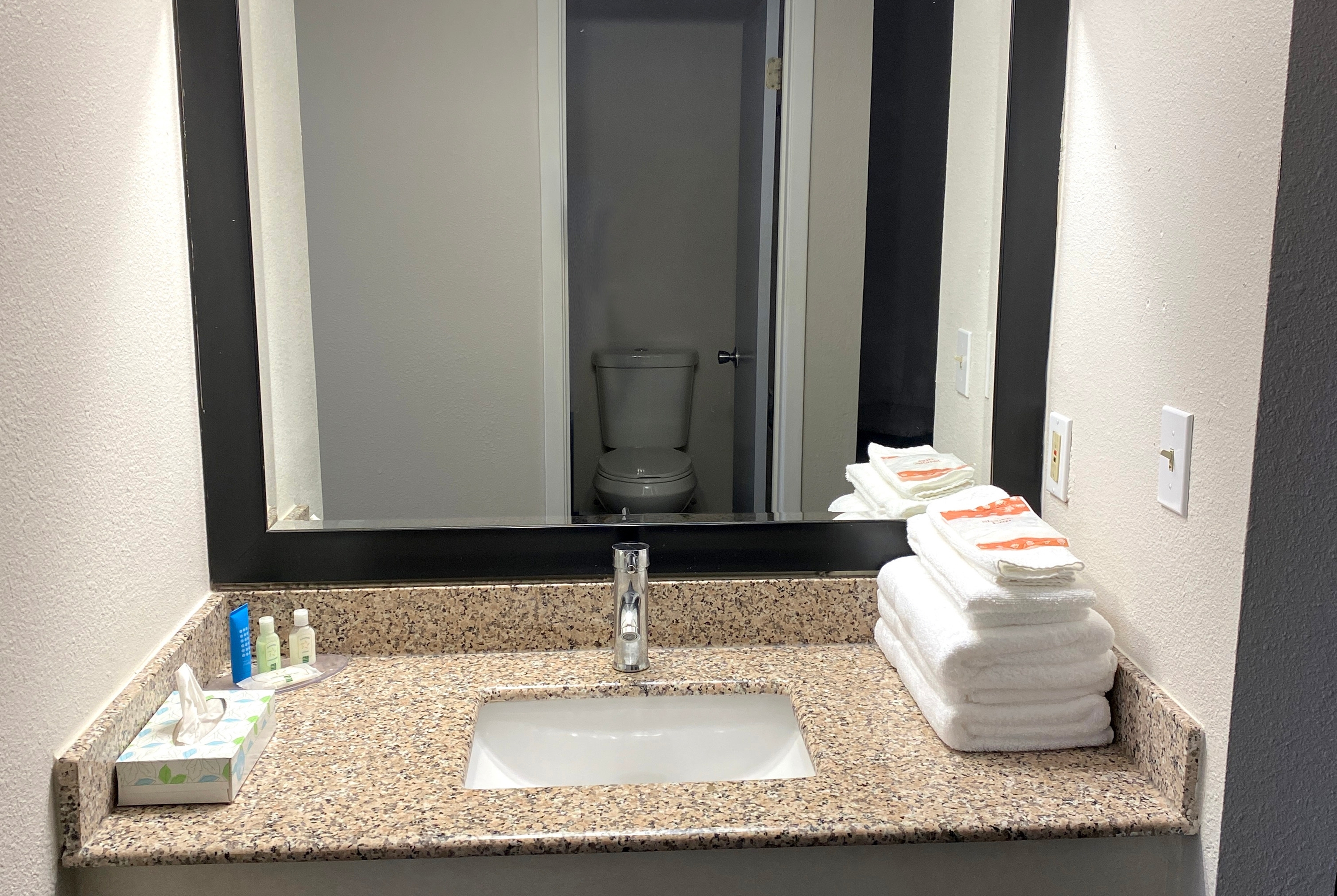 Guest room bath at the Baymont by Wyndham Del Rio in Del Rio, Texas