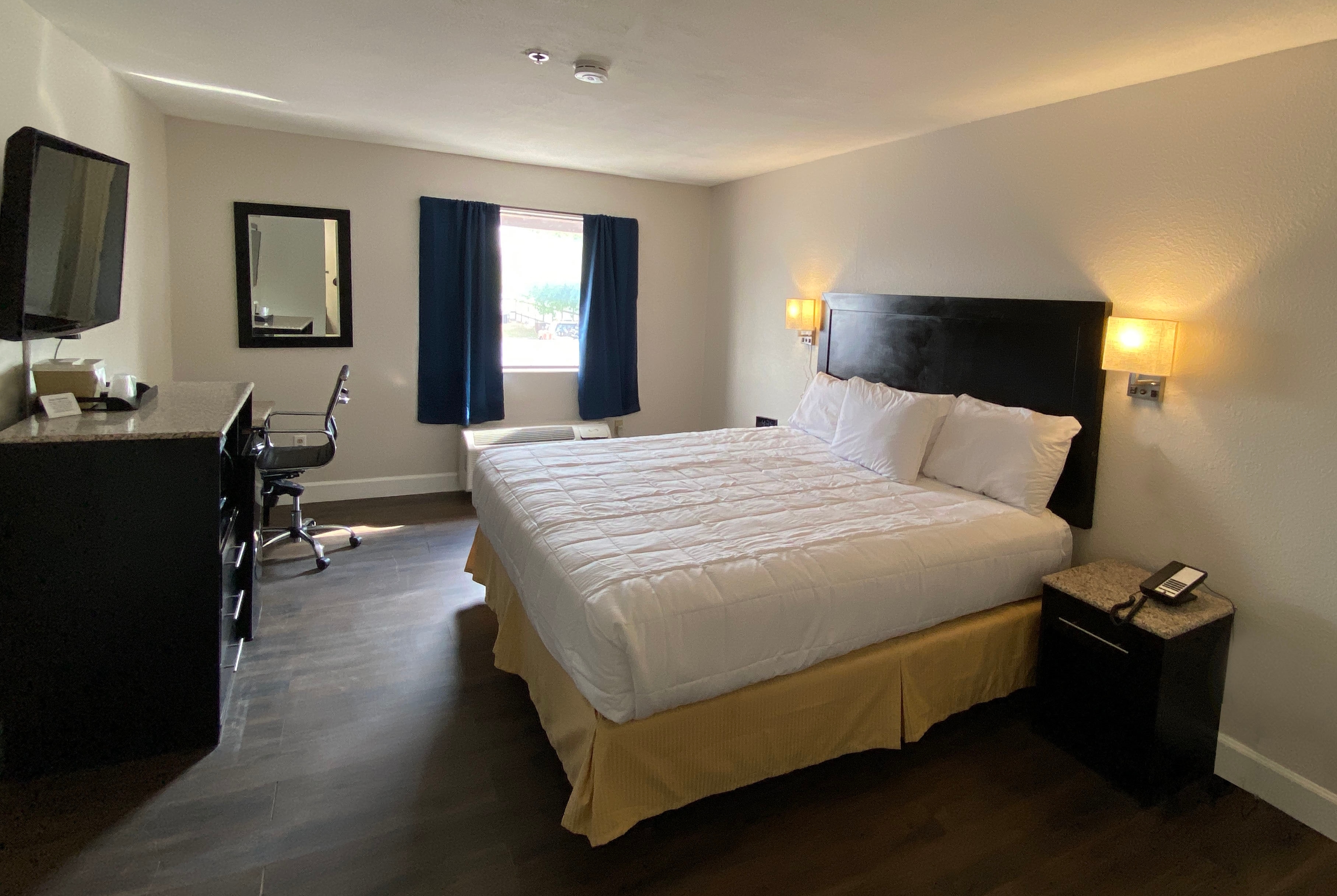 Guest room at the Baymont by Wyndham Del Rio in Del Rio, Texas