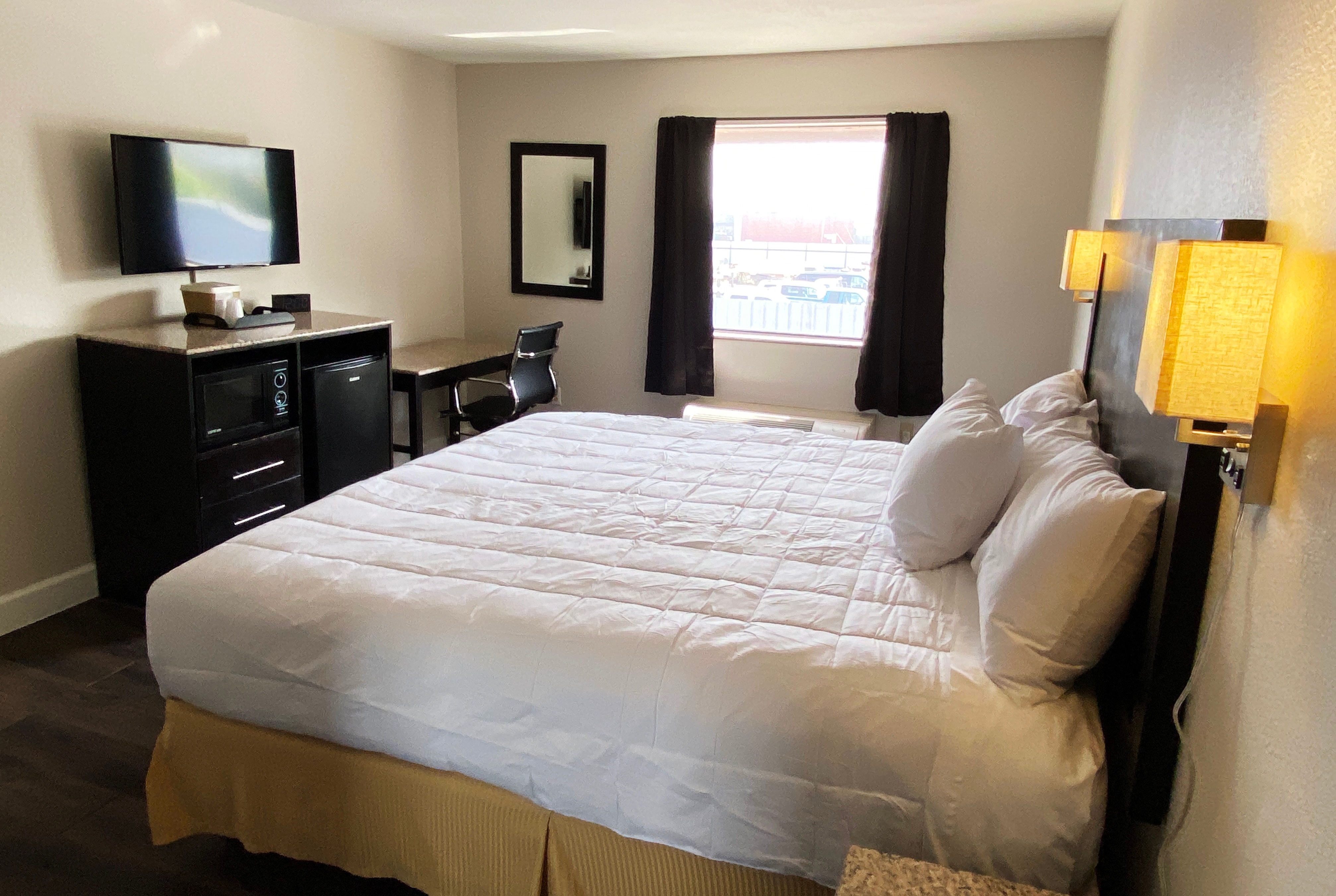 Guest room at the Baymont by Wyndham Del Rio in Del Rio, Texas