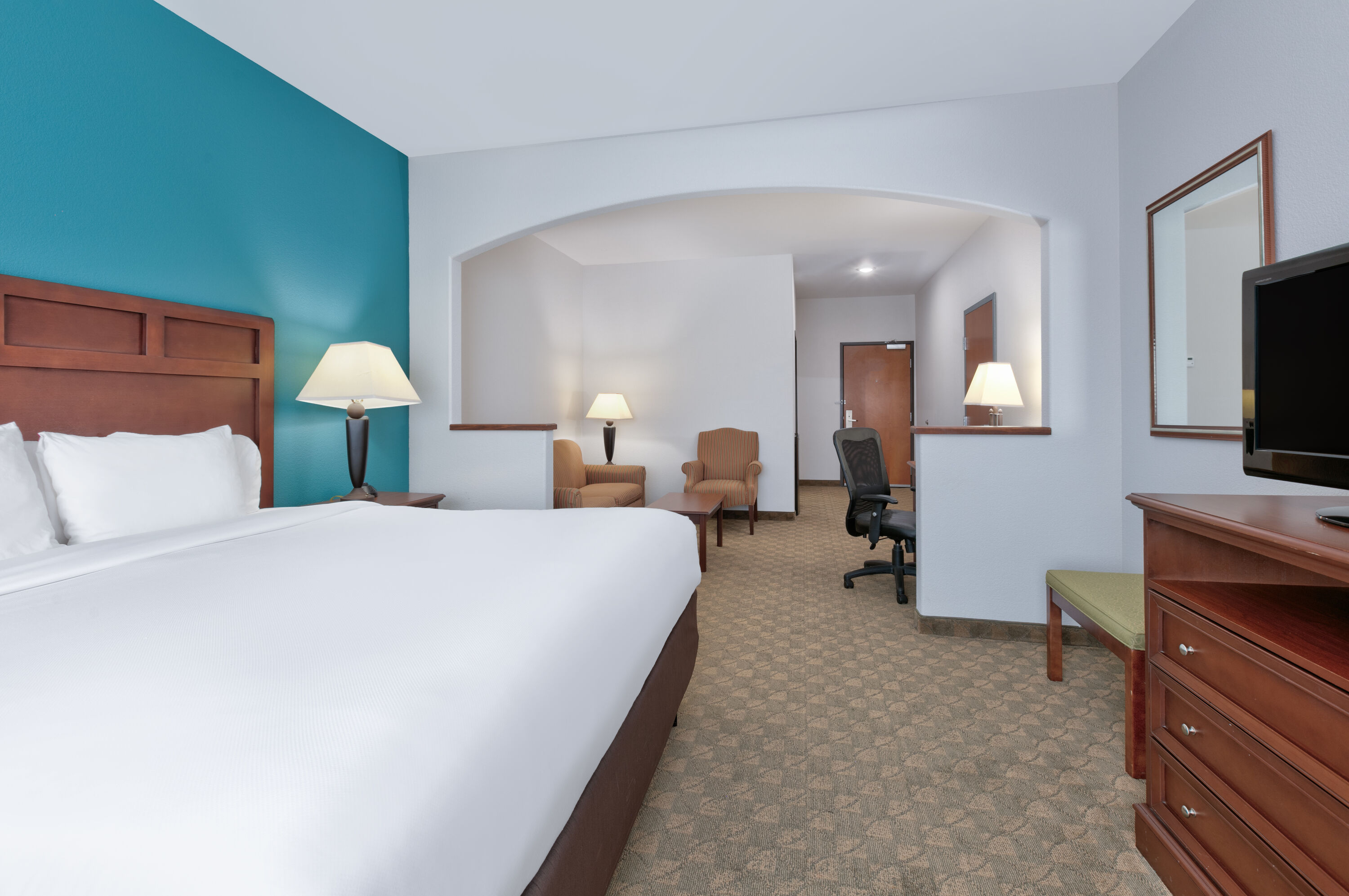 1 King Bed, Suite, Non-Smoking