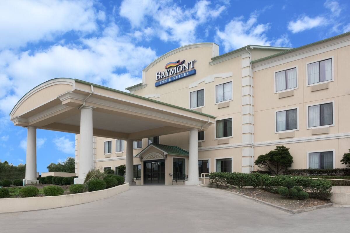 Baymont Inn Suites Houston Intercontinental Airport Humble Exterior Of Baymont Inn Suites Houston Intercontinental Airport Hotel In Humble Texas