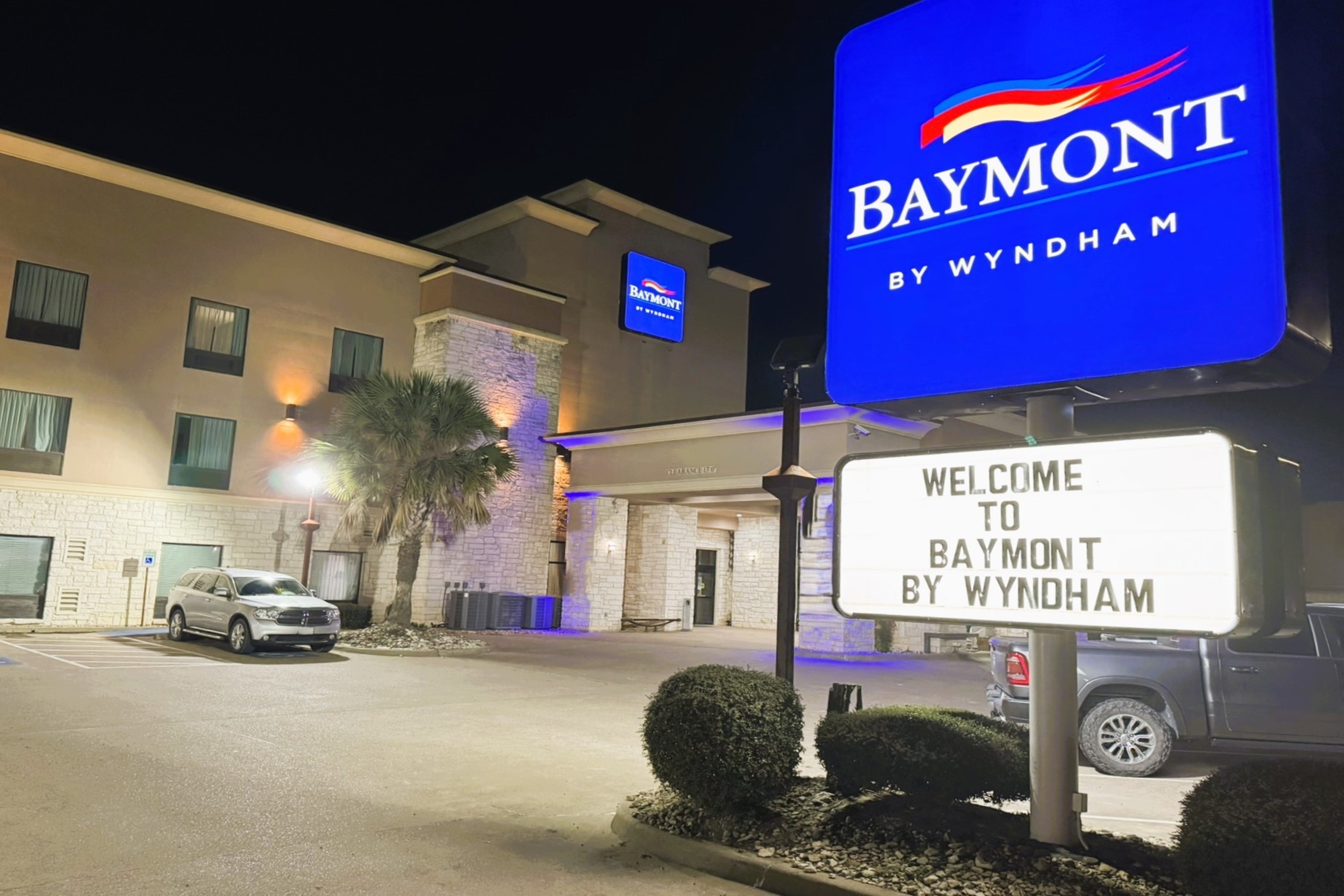 Exterior of Baymont by Wyndham Jewett hotel in Jewett, Texas