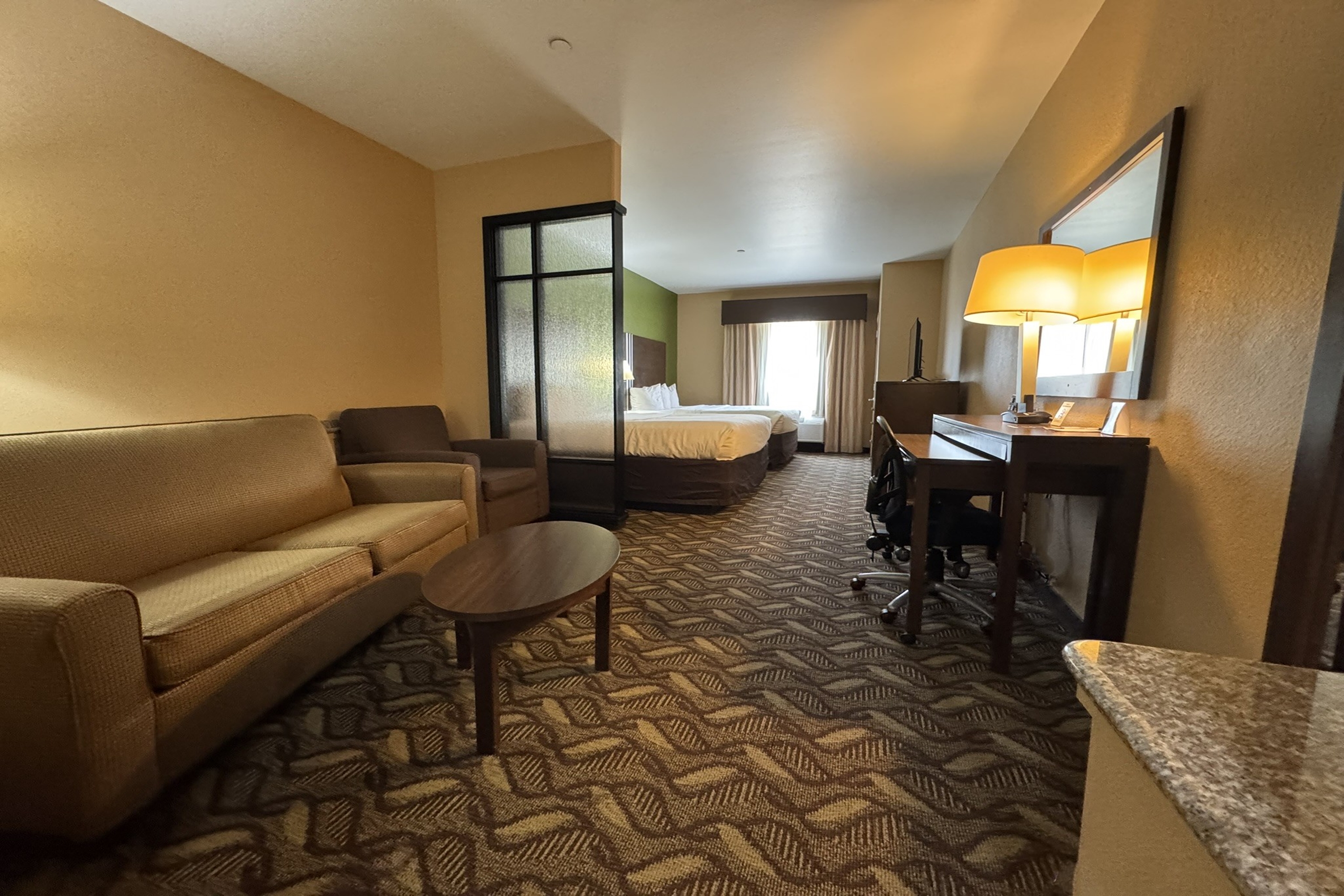 Guest room at the Baymont by Wyndham Jewett in Jewett, Texas