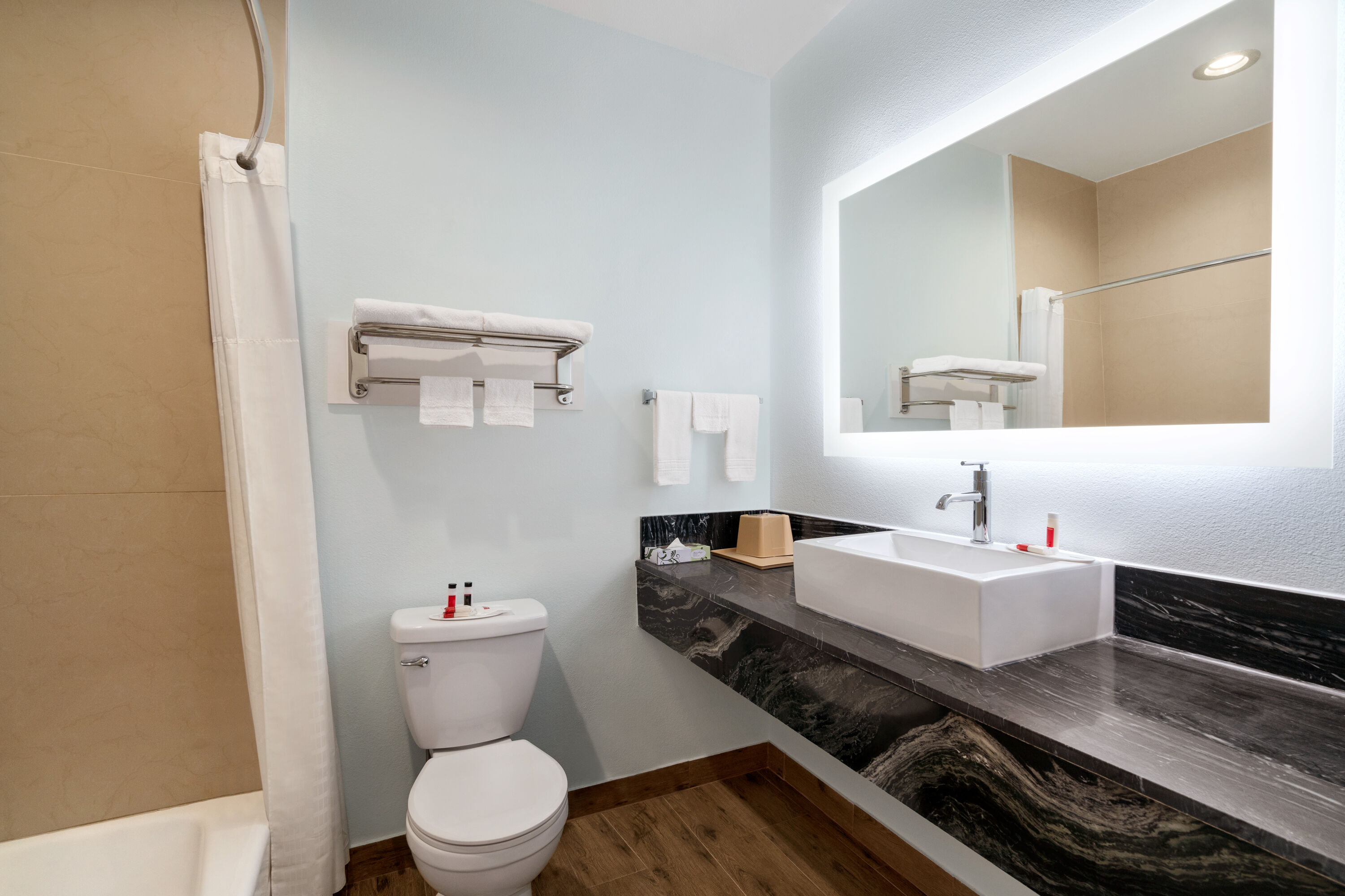 Guest room bath at the Baymont by Wyndham Kingwood in Kingwood, Texas