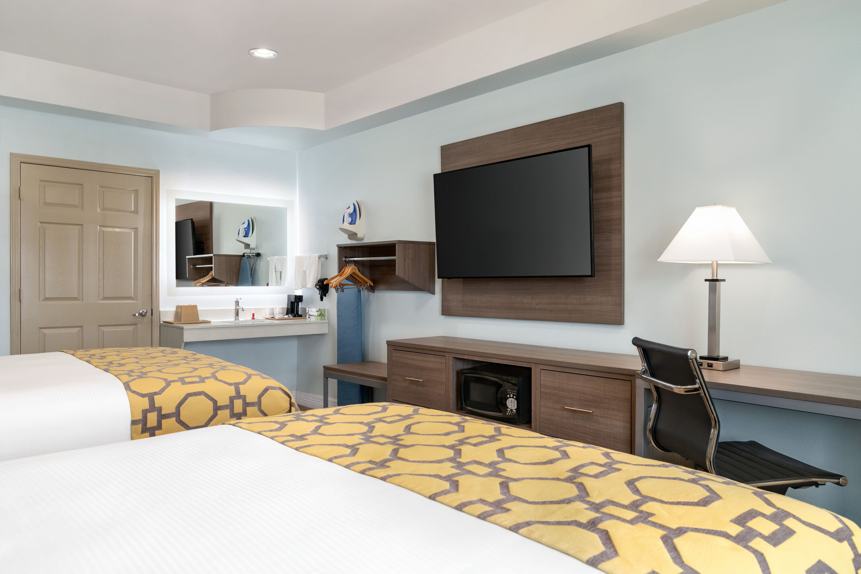 Guest room at the Baymont by Wyndham Kingwood in Kingwood, Texas