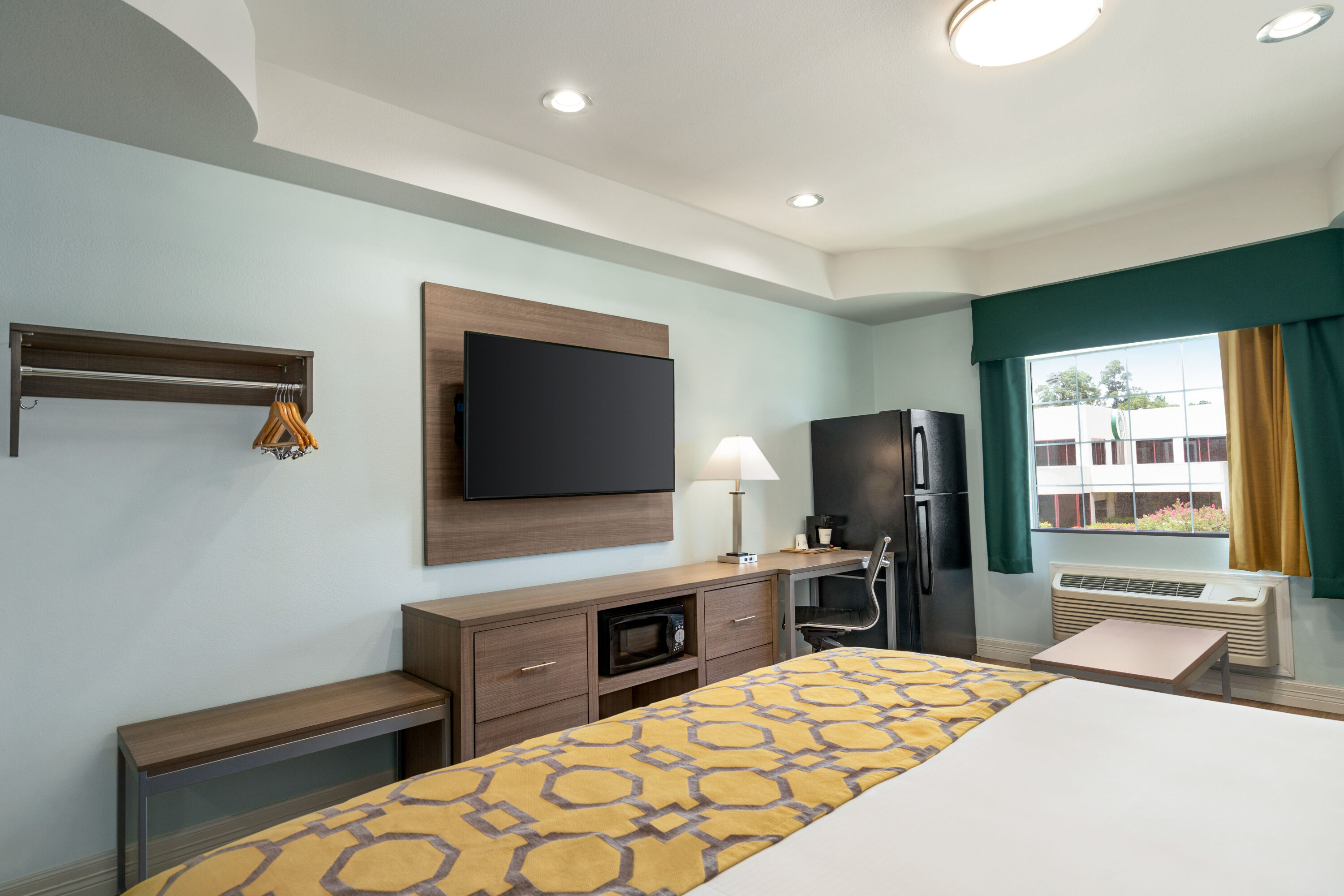 Guest room at the Baymont by Wyndham Kingwood in Kingwood, Texas