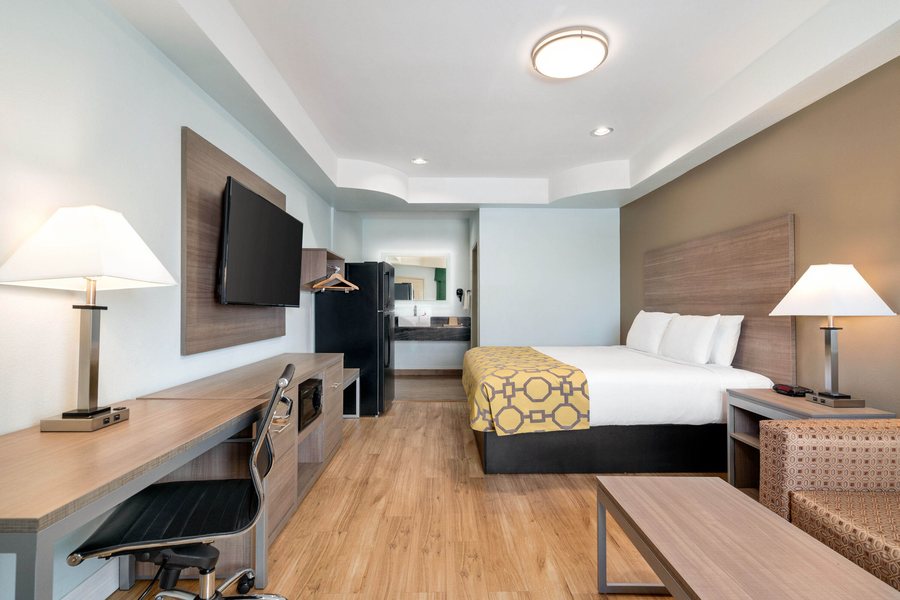 Guest room at the Baymont by Wyndham Kingwood in Kingwood, Texas