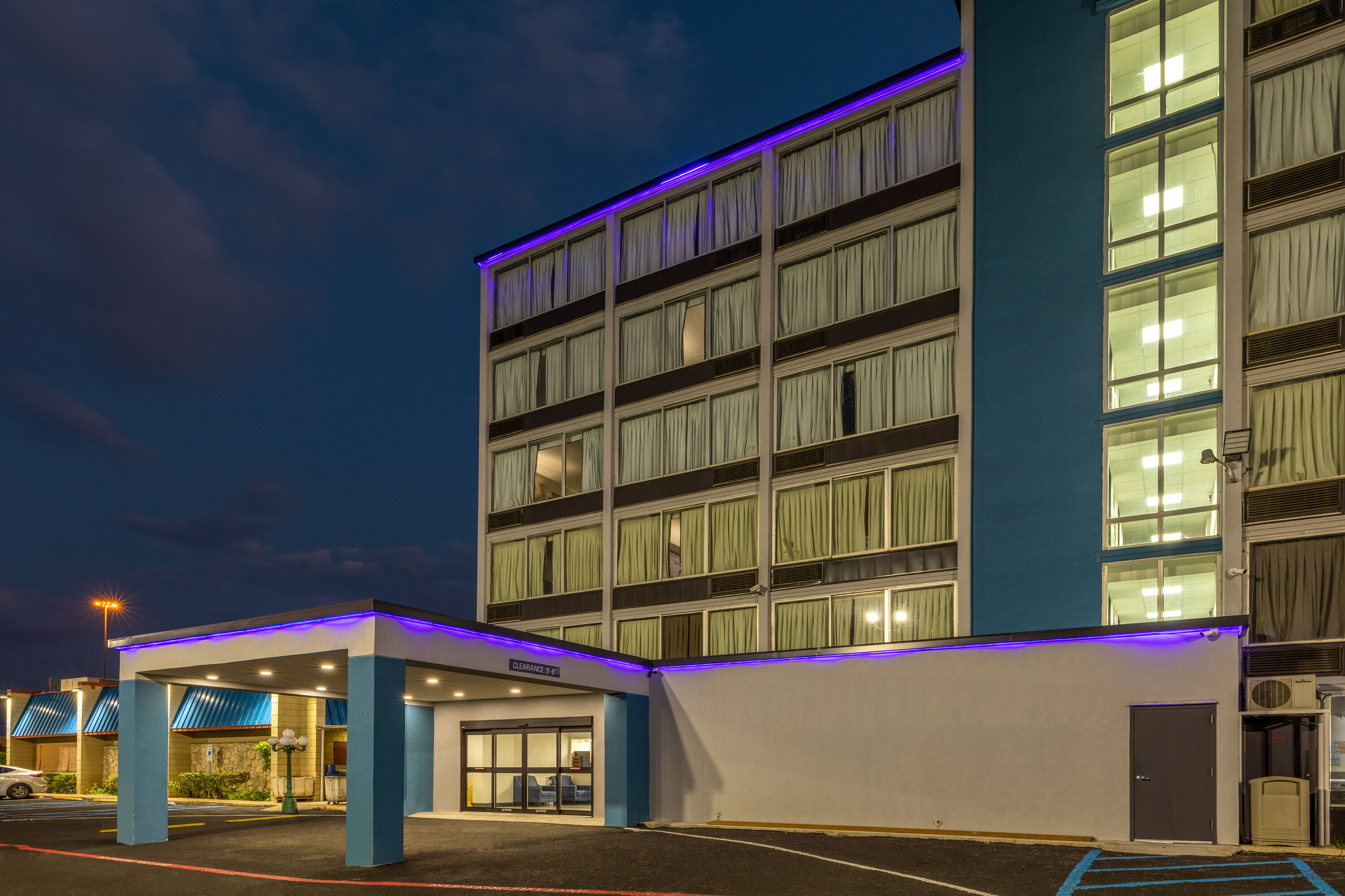 Exterior Dusk Image of Baymont by Wyndham Laredo hotel in Laredo, Texas