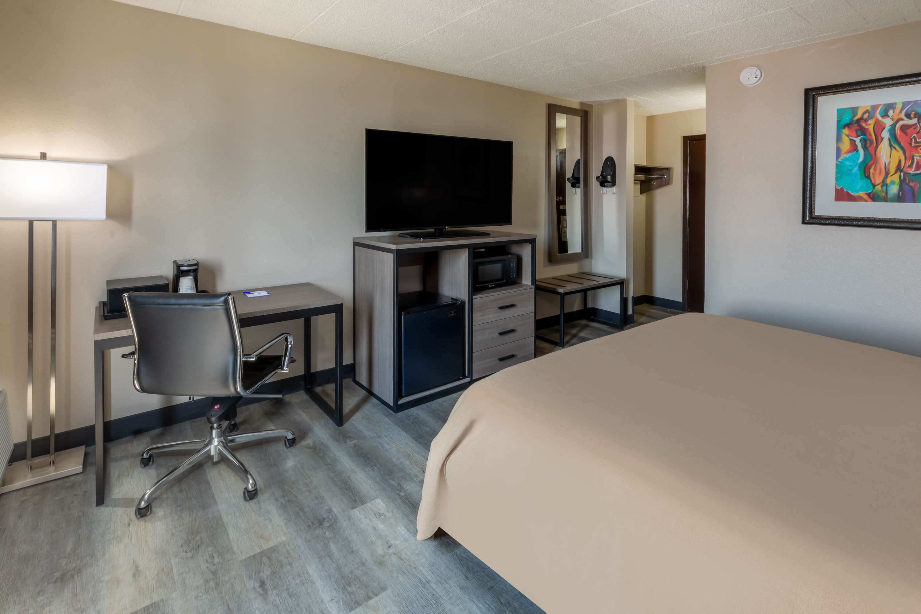Guest room at the Baymont by Wyndham Laredo in Laredo, Texas