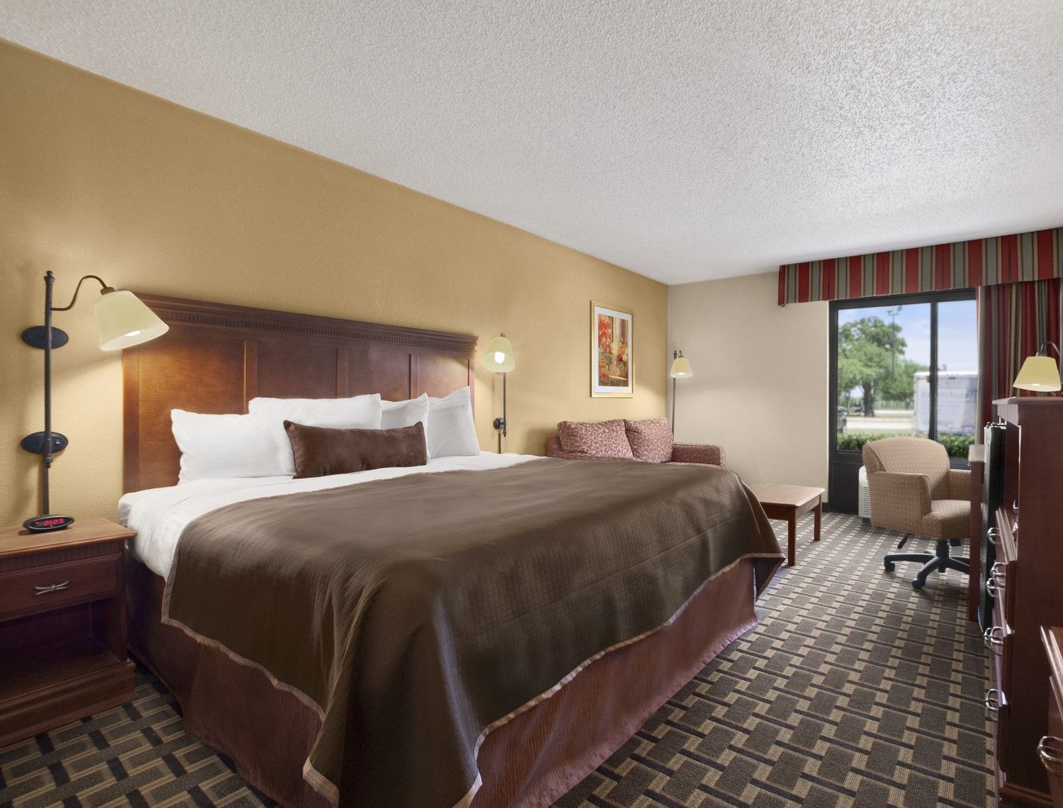 Baymont by Wyndham Lewisville suite in Lewisville, Texas
