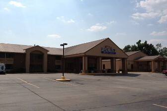 Exterior of Baymont Inn & Suites Marshall TX hotel in Marshall, Texas Exterior of Baymont Inn & Suites Marshall TX hotel in Marshall, Texas