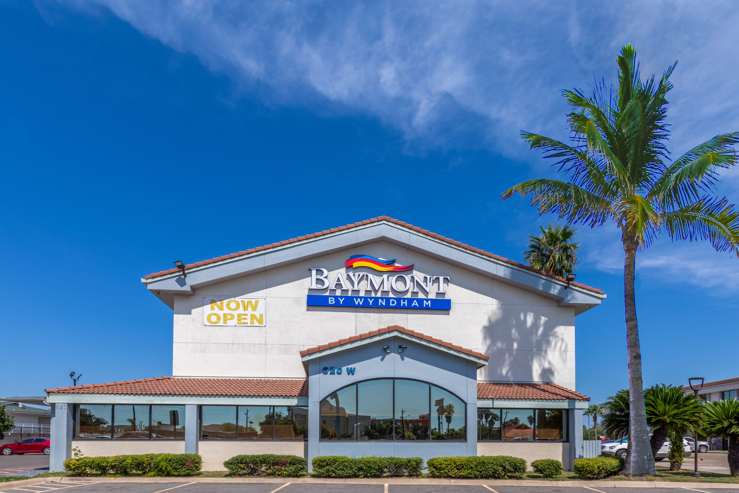 Exterior Day Image of Baymont by Wyndham McAllen/Pharr hotel in McAllen, Texas