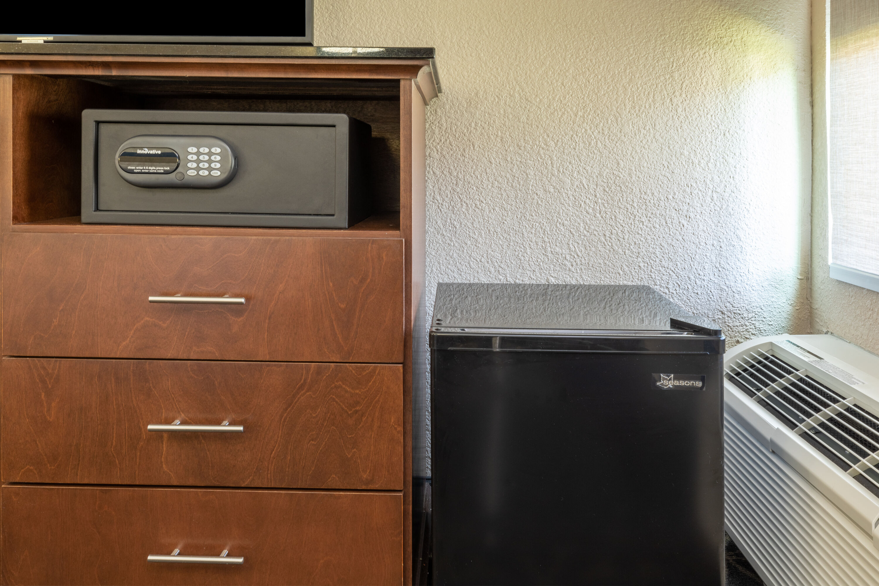 Guest room at the Baymont by Wyndham McAllen/Pharr in McAllen, Texas