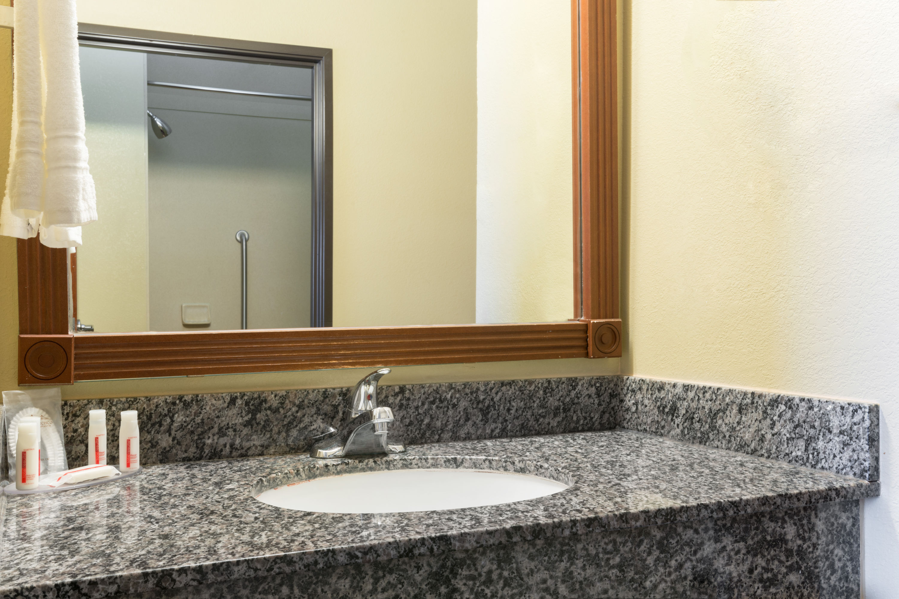 Guest room bath at the Baymont by Wyndham Perryton in Perryton, Texas